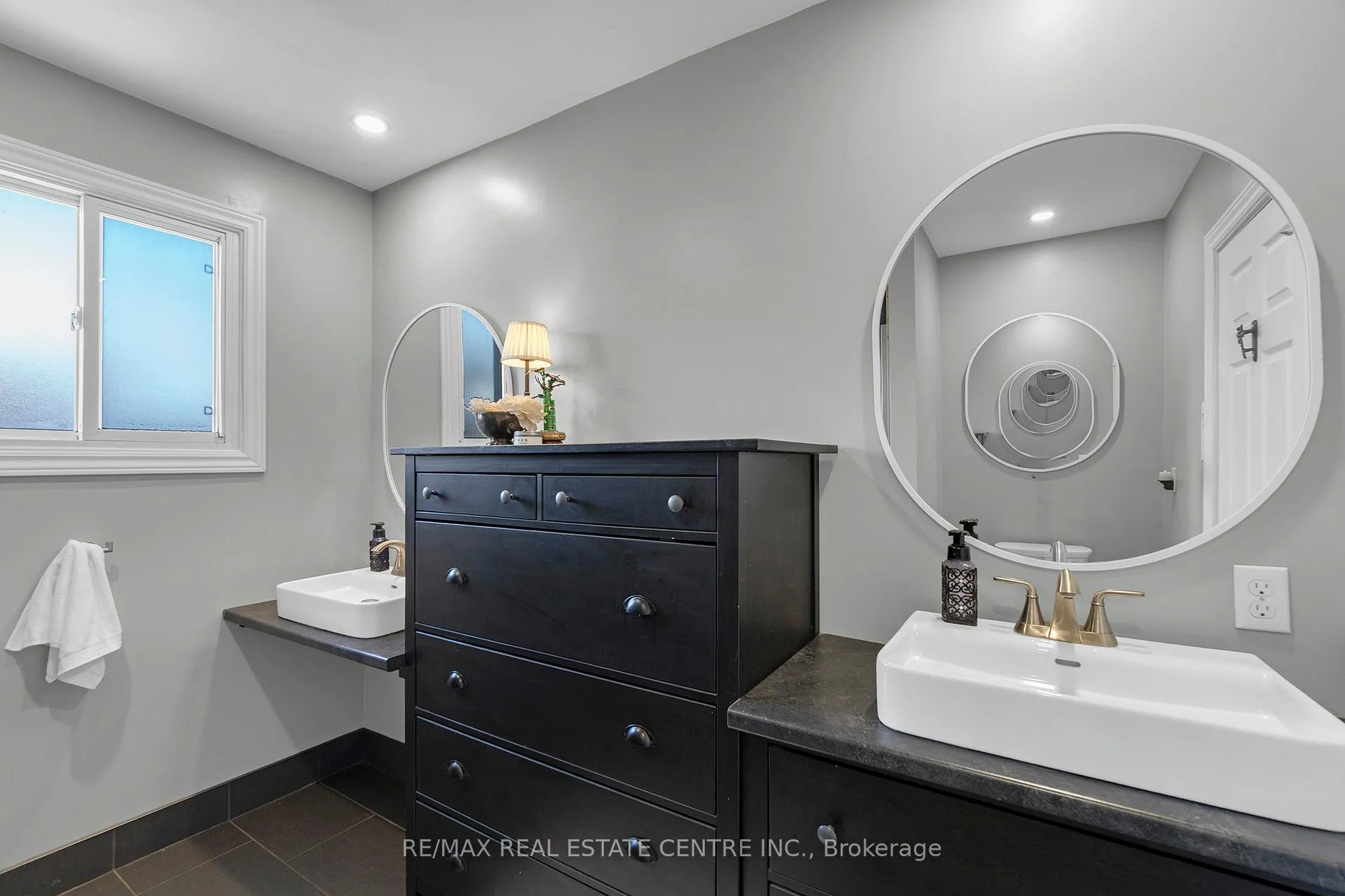 Photo 23 of 42 Moultrey Crescent, Halton Hills, Georgetown — HOMEH