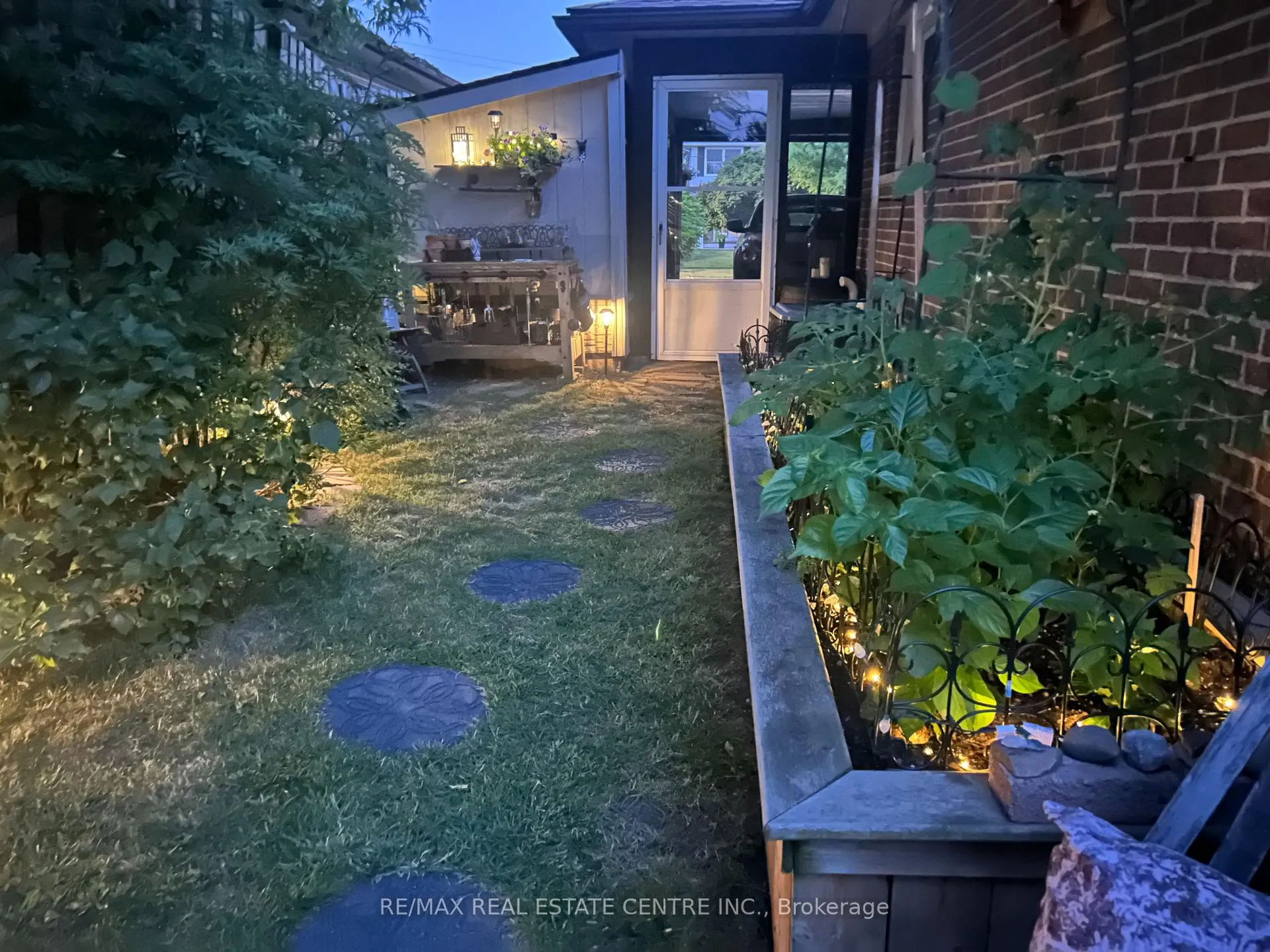 Photo 41 of 42 Moultrey Crescent, Halton Hills, Georgetown — HOMEH