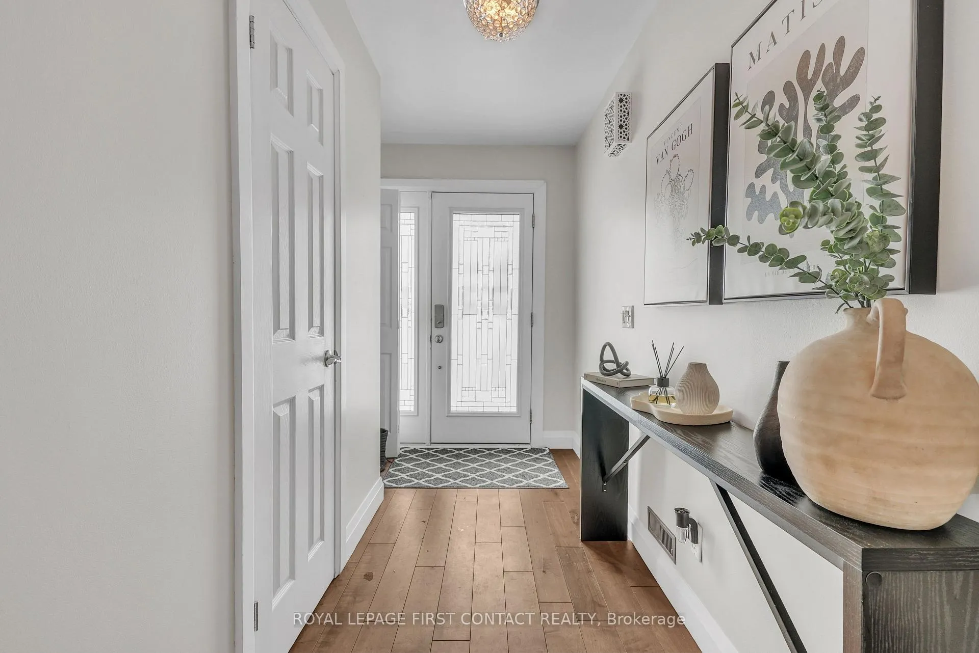 Photo 4 of 4 Grand Place, Barrie, Allandale Heights — HOMEH