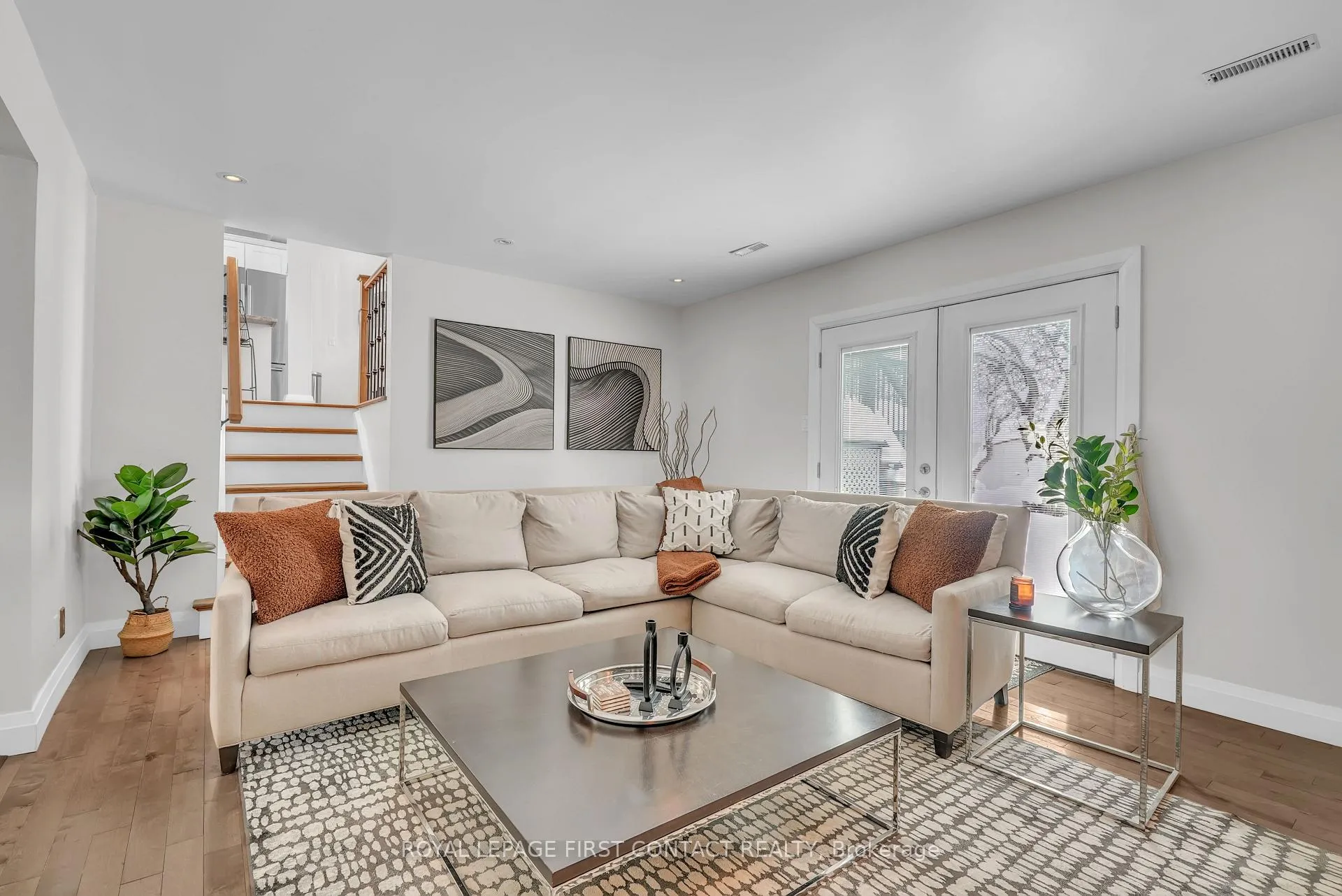 Photo 6 of 4 Grand Place, Barrie, Allandale Heights — HOMEH