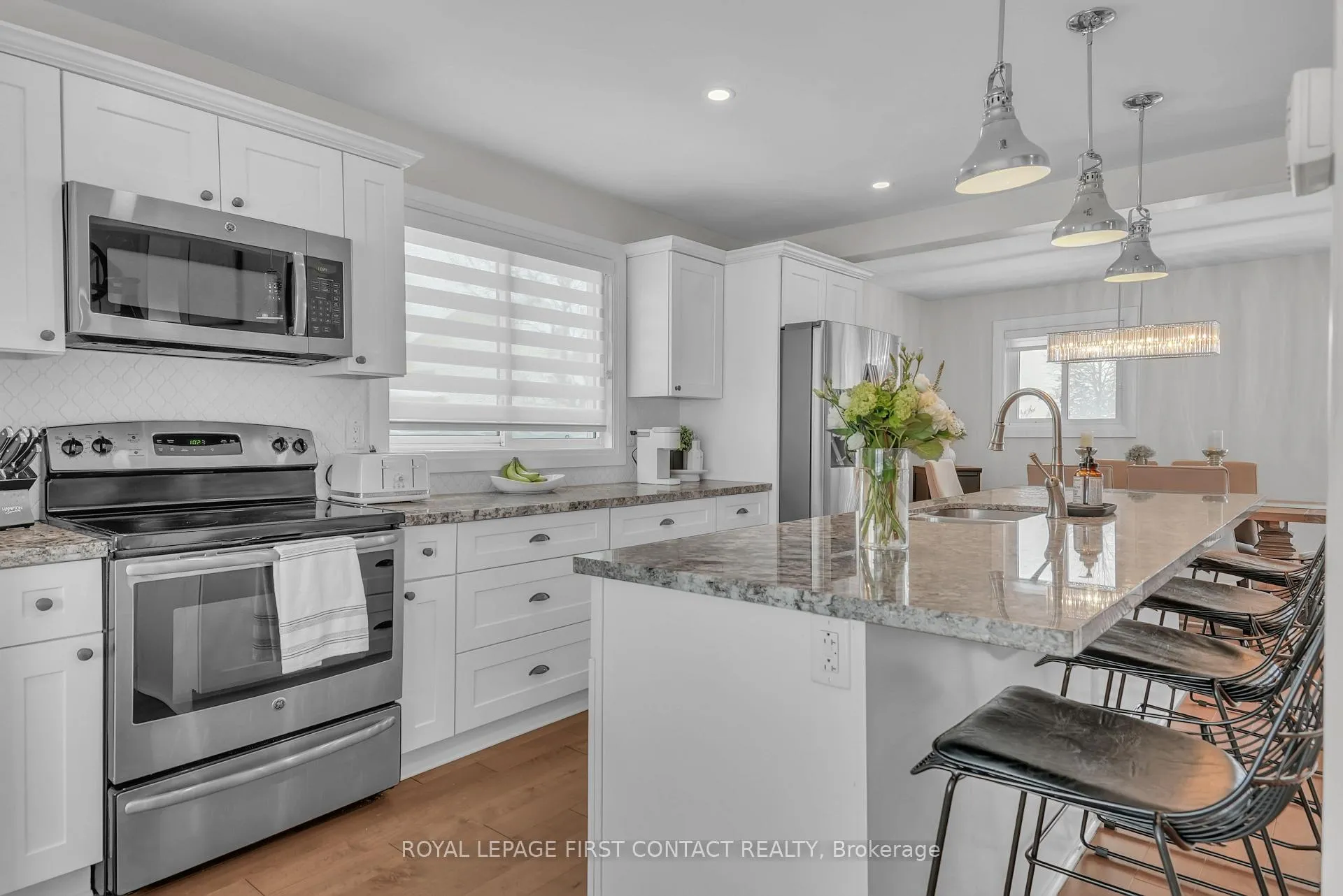 Photo 8 of 4 Grand Place, Barrie, Allandale Heights — HOMEH