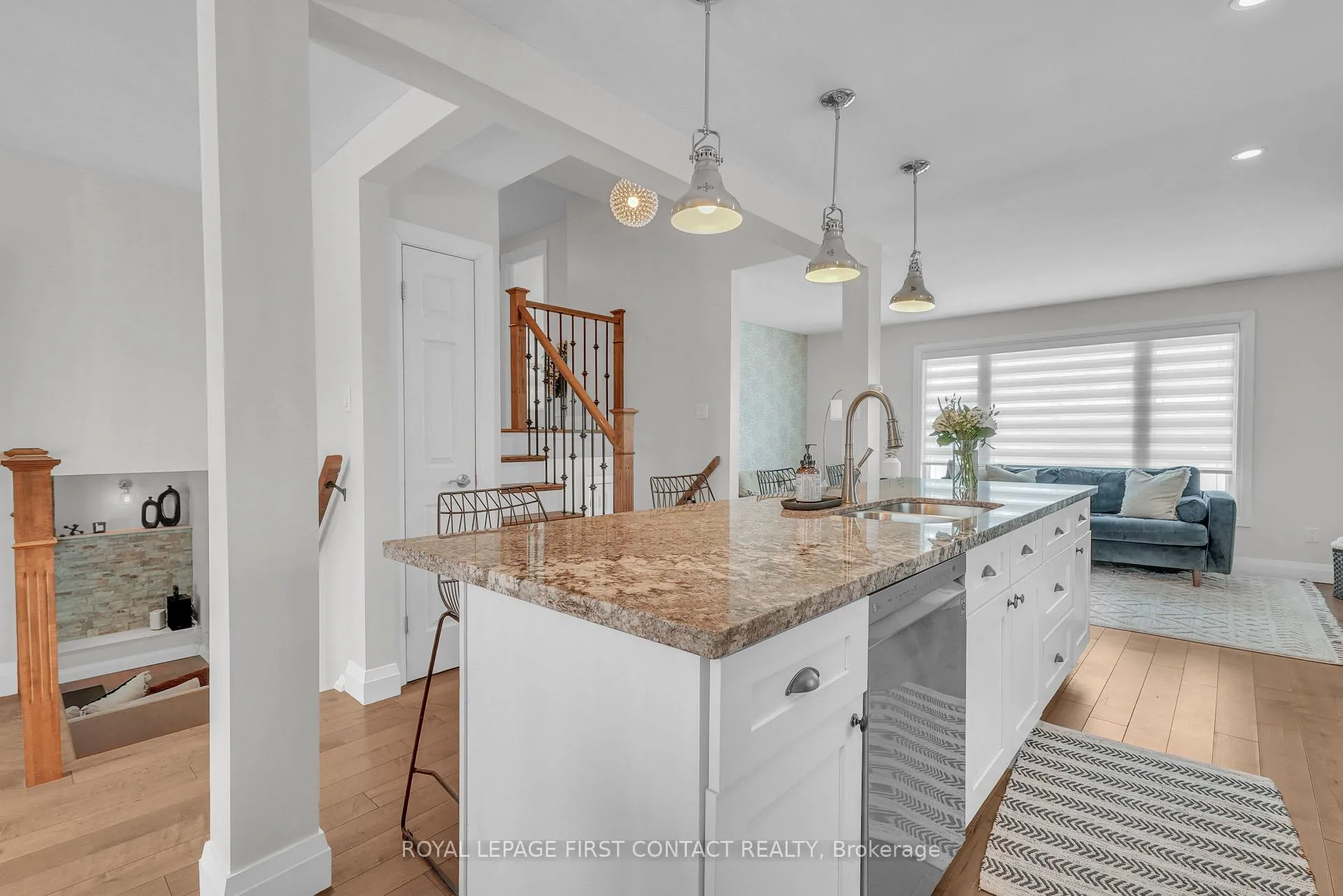 Photo 11 of 4 Grand Place, Barrie, Allandale Heights — HOMEH