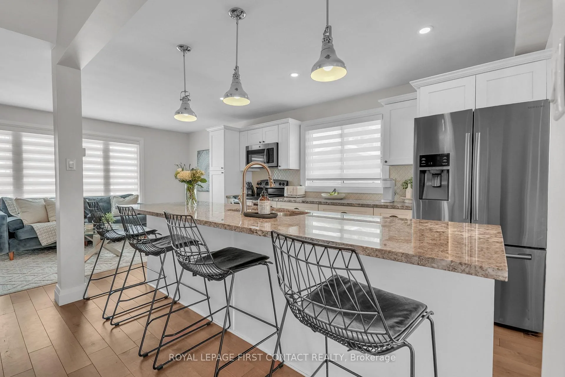 Photo 13 of 4 Grand Place, Barrie, Allandale Heights — HOMEH