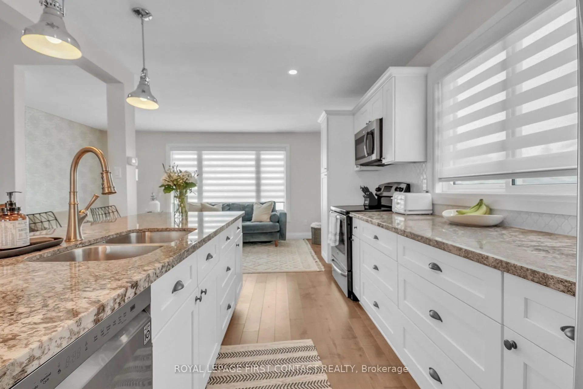 Photo 14 of 4 Grand Place, Barrie, Allandale Heights — HOMEH