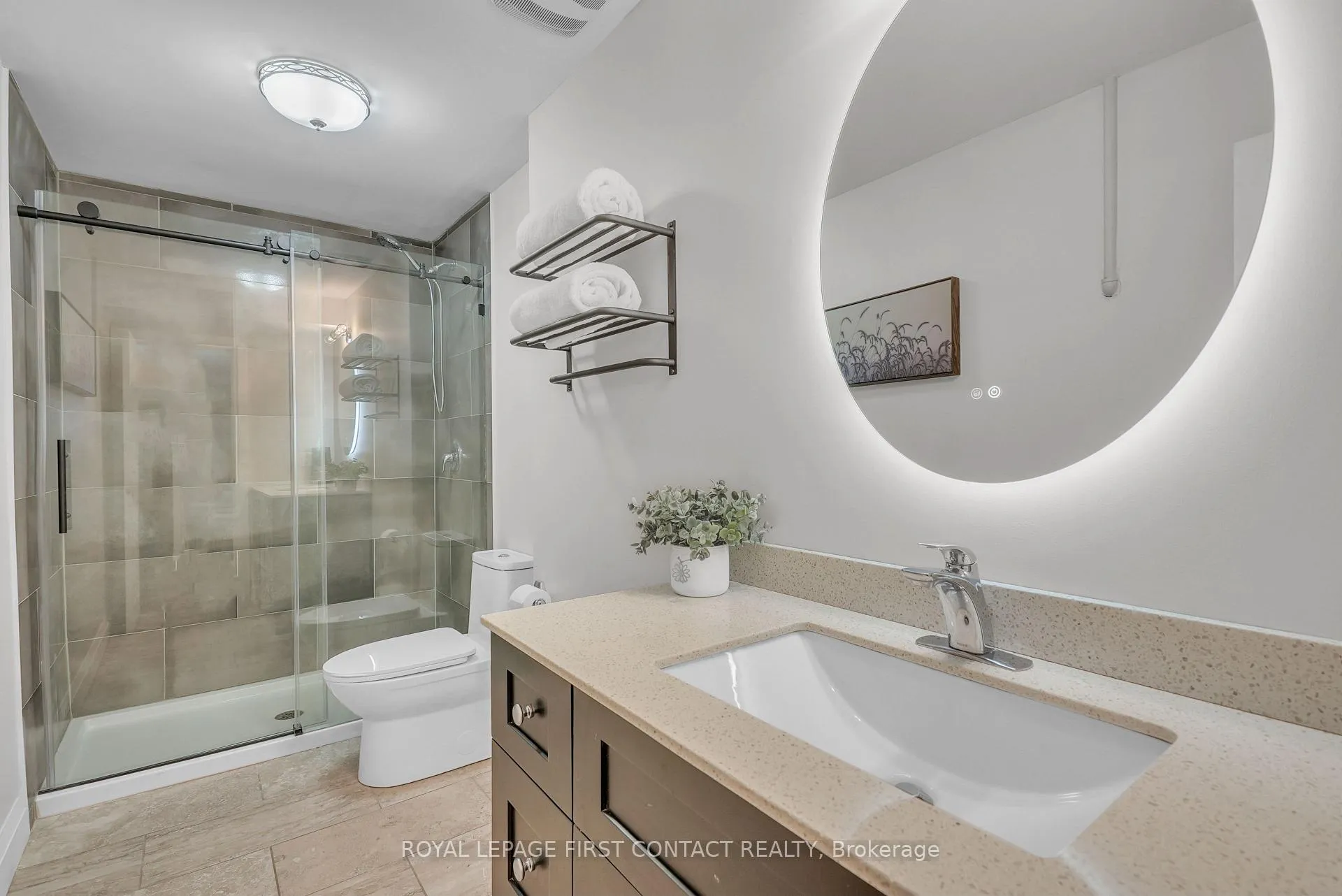 Photo 36 of 4 Grand Place, Barrie, Allandale Heights — HOMEH