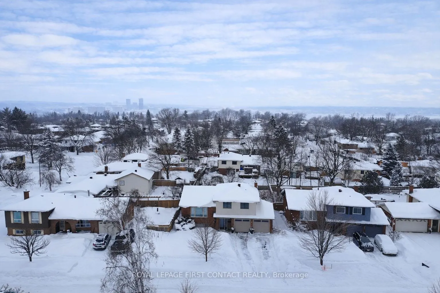 Photo 40 of 4 Grand Place, Barrie, Allandale Heights — HOMEH