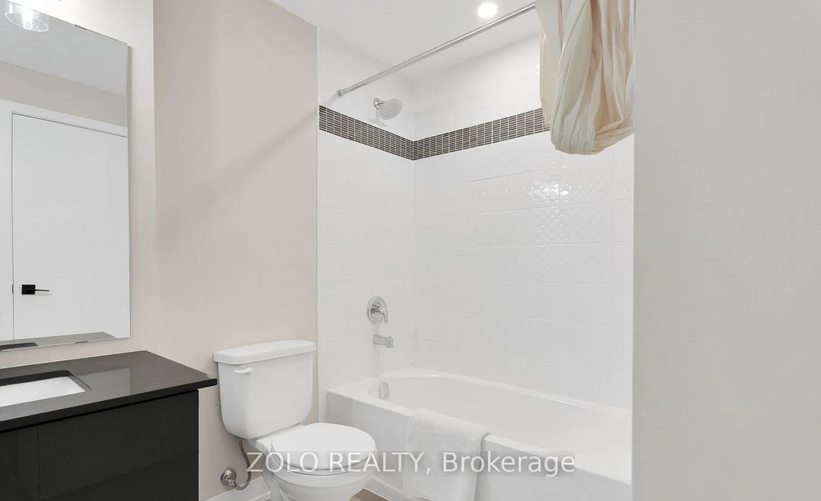 Photo 19 of Unit 101, 4 Spice Way, Barrie, Rural Barrie Southeast — HOMEH