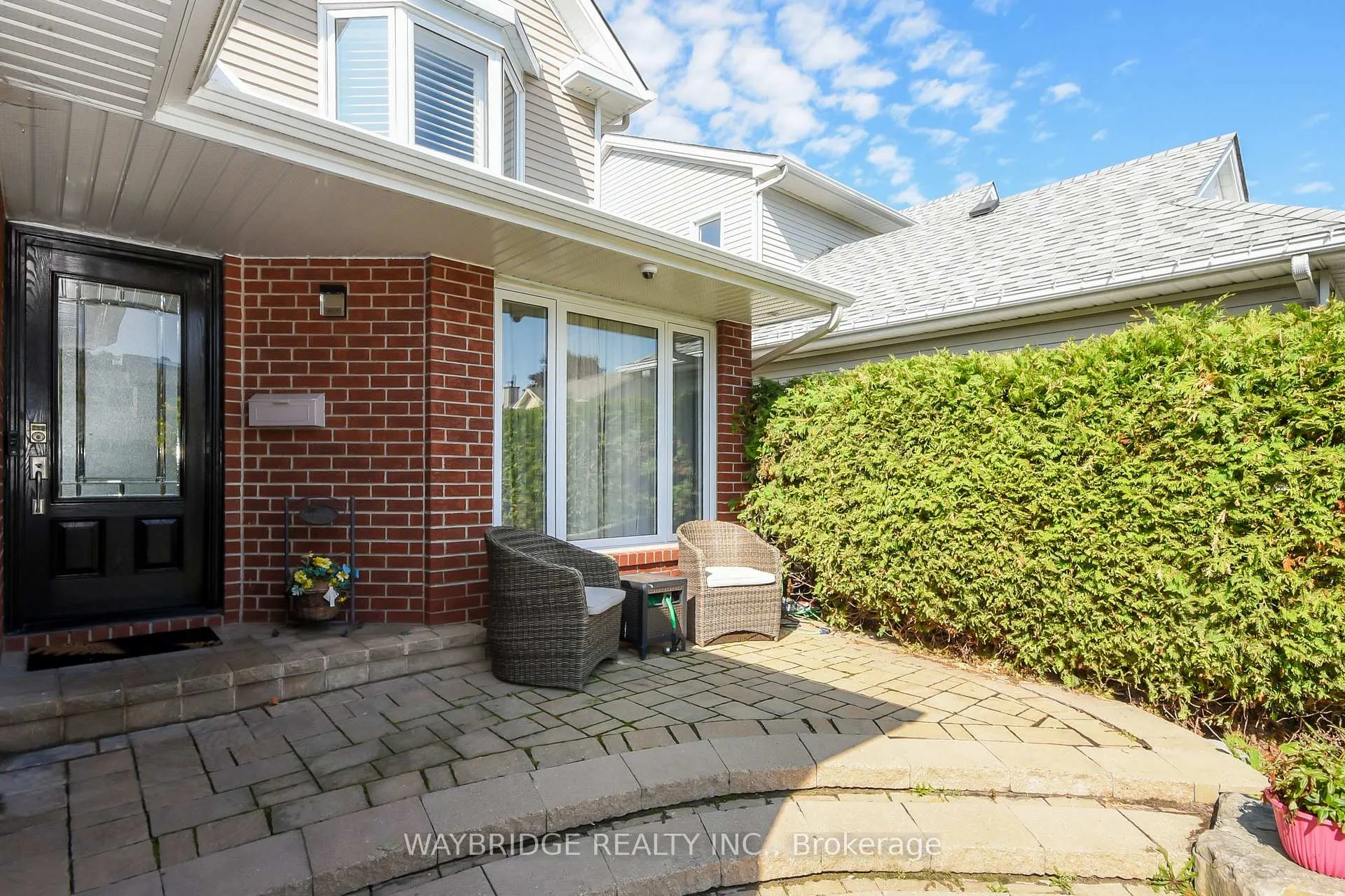 Photo 3 of 27 Chatham Gardens, Ottawa, Barrhaven - Cedargrove/Fraserdale — HOMEH