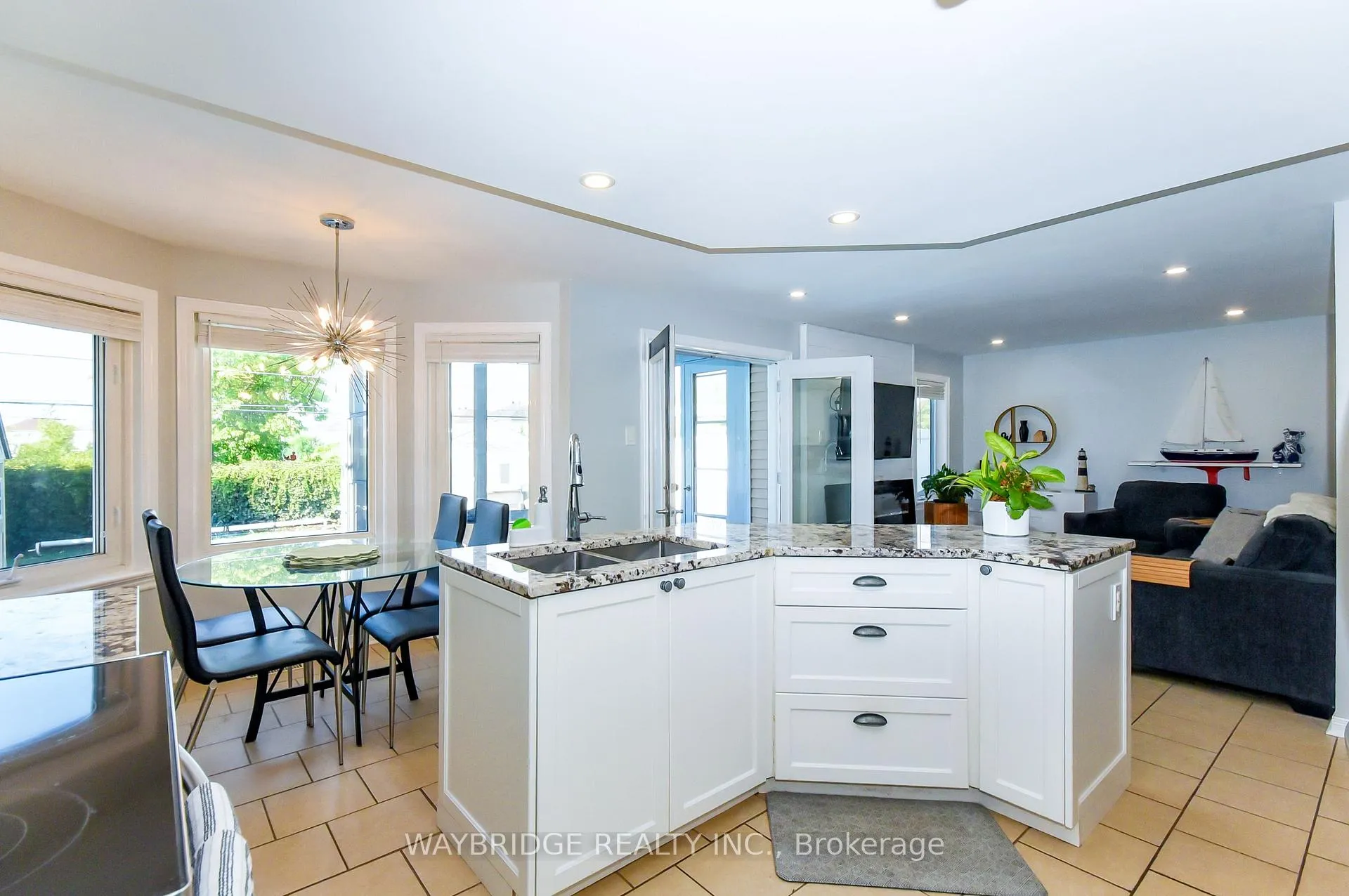 Photo 9 of 27 Chatham Gardens, Ottawa, Barrhaven - Cedargrove/Fraserdale — HOMEH