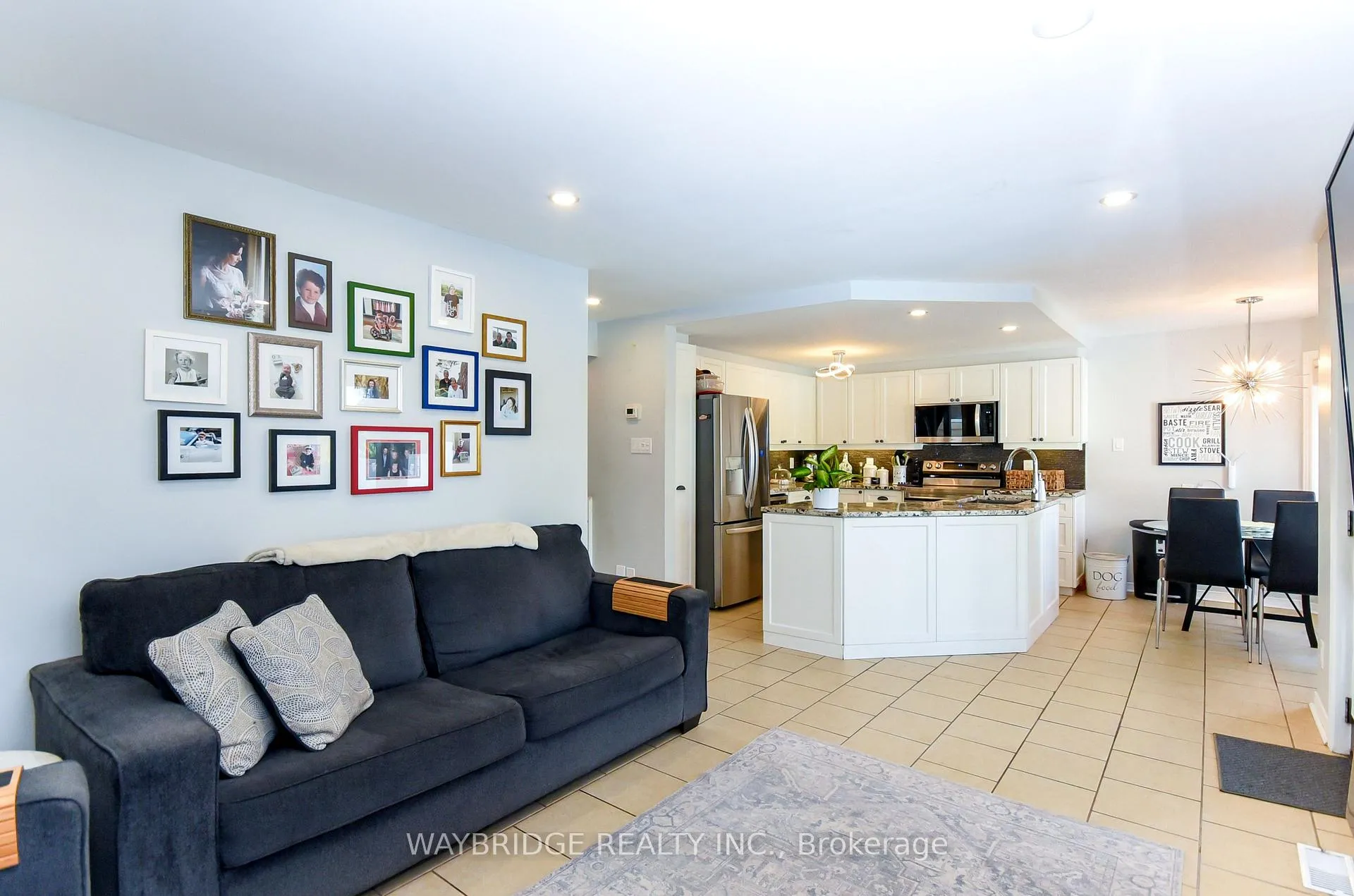Photo 14 of 27 Chatham Gardens, Ottawa, Barrhaven - Cedargrove/Fraserdale — HOMEH