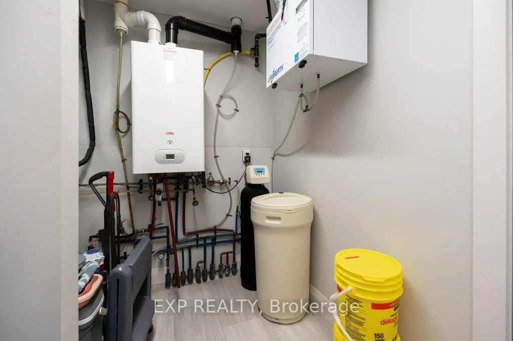 Photo 10 of 9 Cardinal Court, Prince Edward County, Sophiasburg Ward — HOMEH