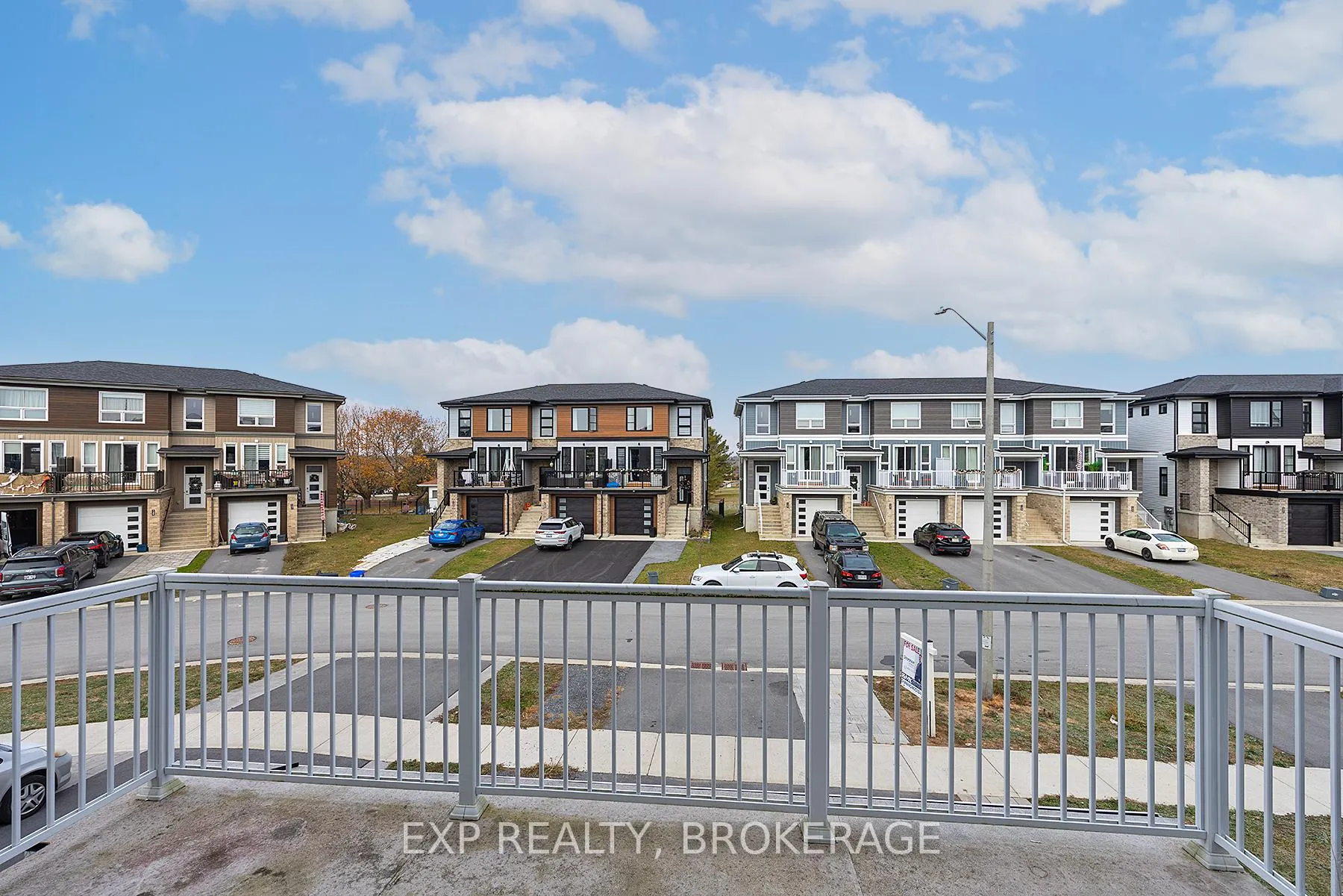 Photo 5 of 120 Superior Drive, Loyalist, Amherstview — HOMEH