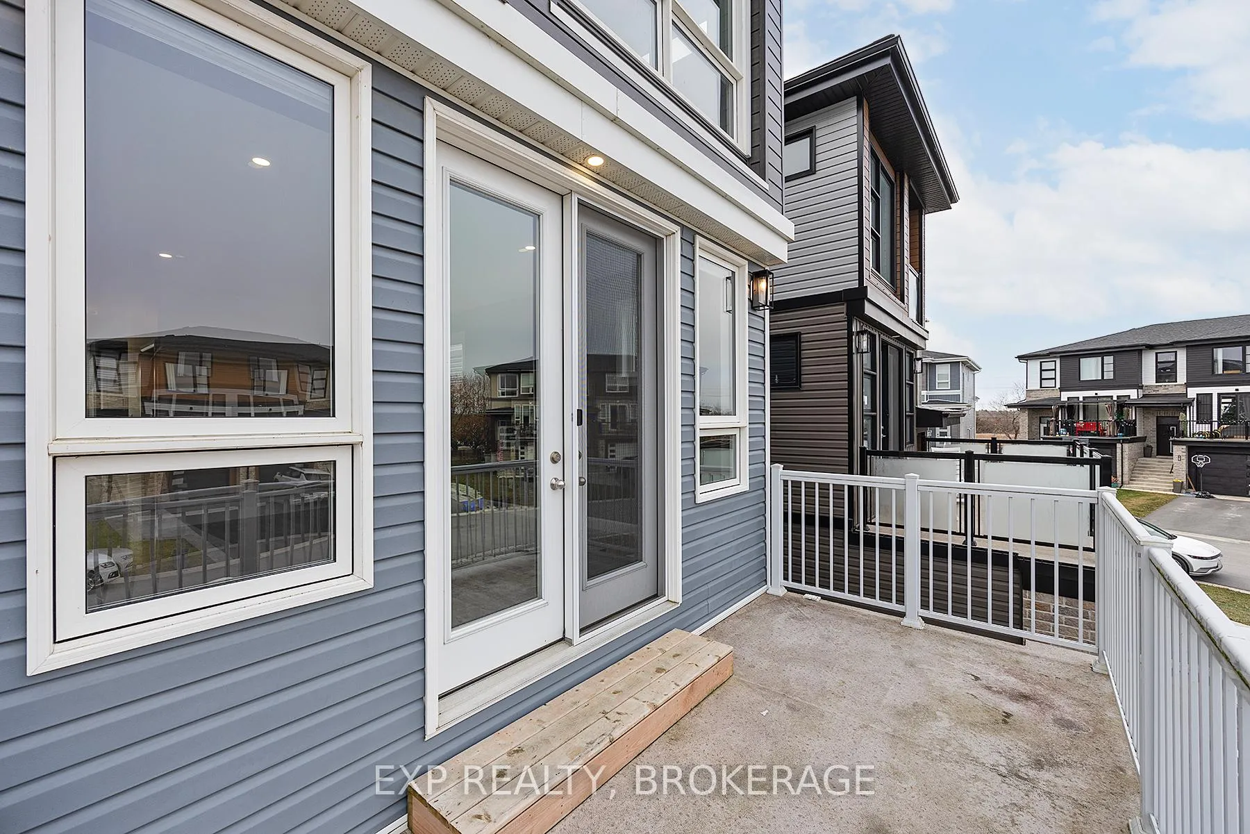 Photo 7 of 120 Superior Drive, Loyalist, Amherstview — HOMEH