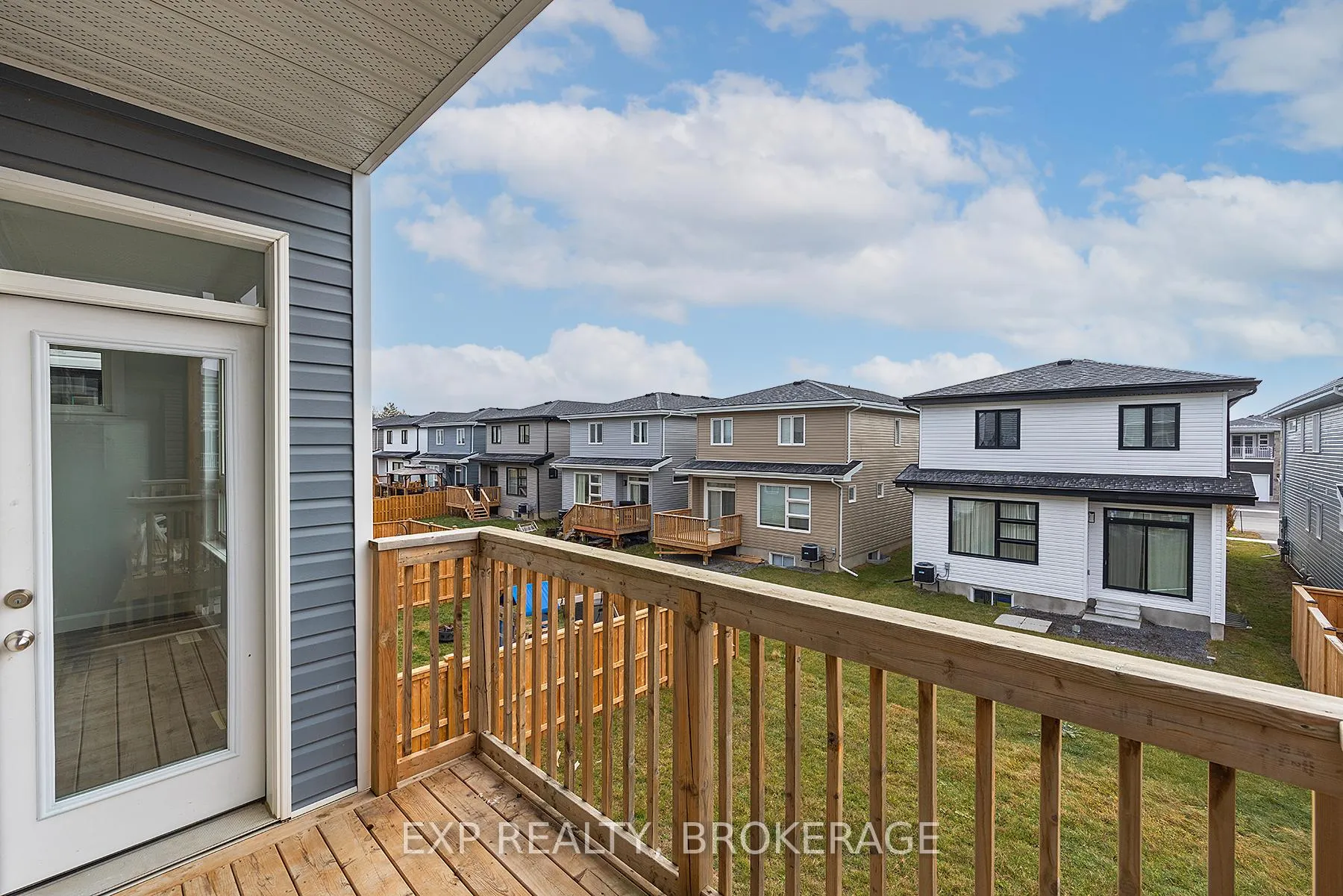 Photo 9 of 120 Superior Drive, Loyalist, Amherstview — HOMEH