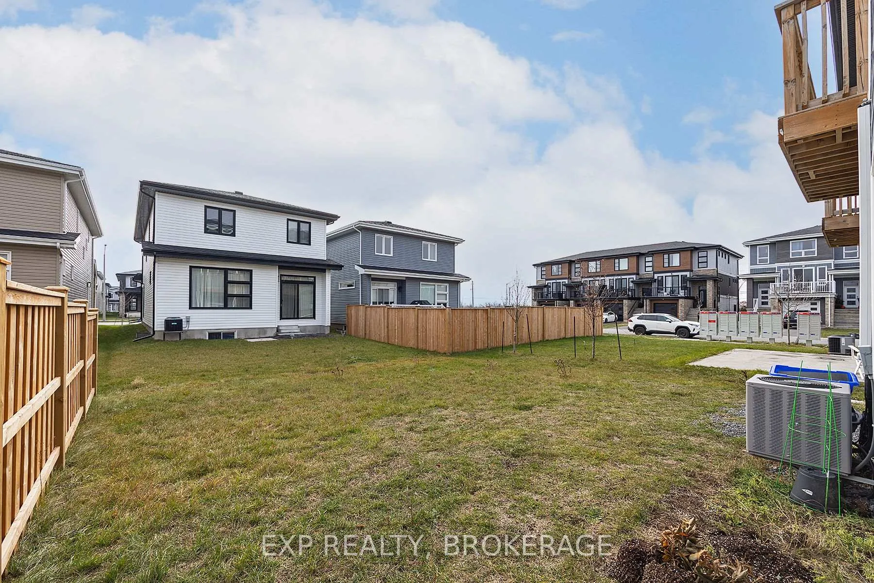 Photo 11 of 120 Superior Drive, Loyalist, Amherstview — HOMEH