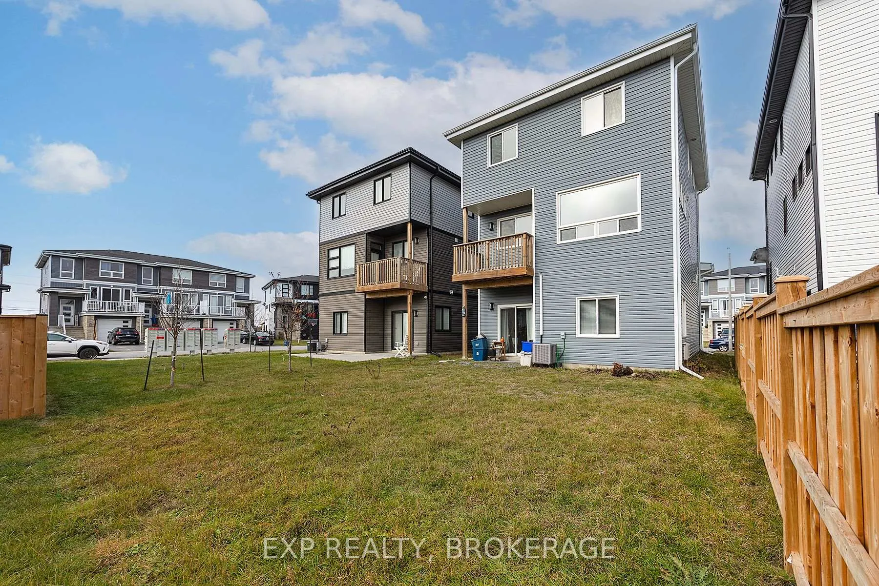 Photo 12 of 120 Superior Drive, Loyalist, Amherstview — HOMEH