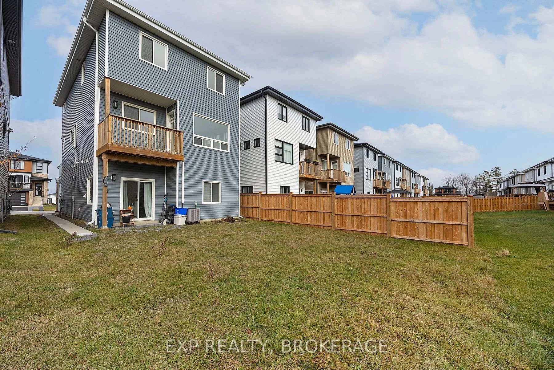 Photo 14 of 120 Superior Drive, Loyalist, Amherstview — HOMEH