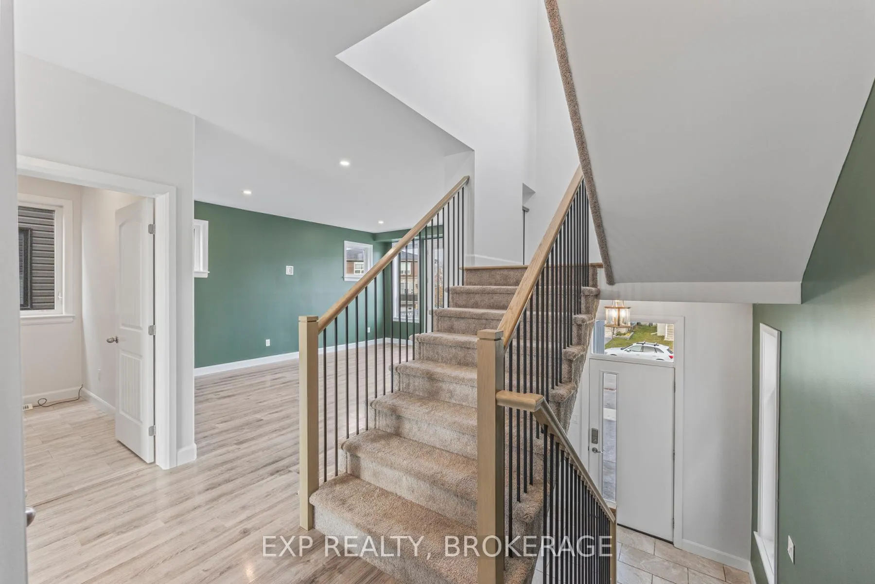 Photo 18 of 120 Superior Drive, Loyalist, Amherstview — HOMEH