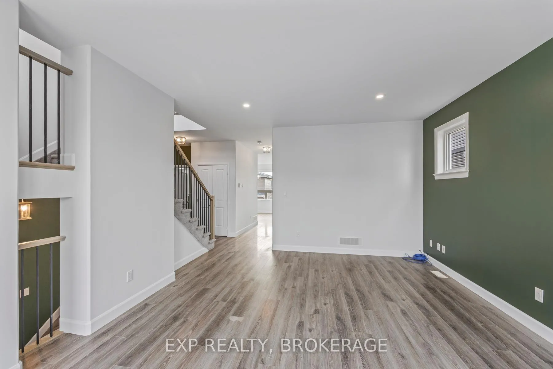 Photo 21 of 120 Superior Drive, Loyalist, Amherstview — HOMEH
