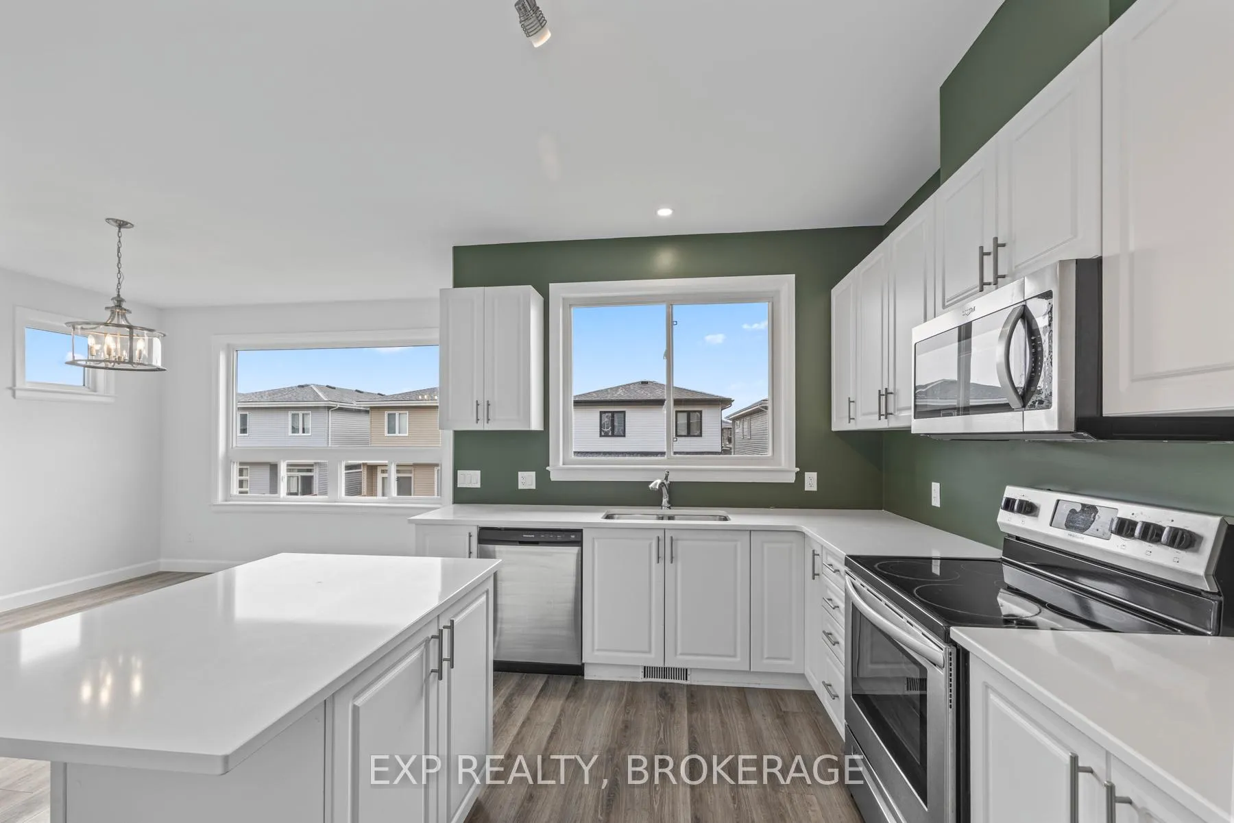 Photo 28 of 120 Superior Drive, Loyalist, Amherstview — HOMEH