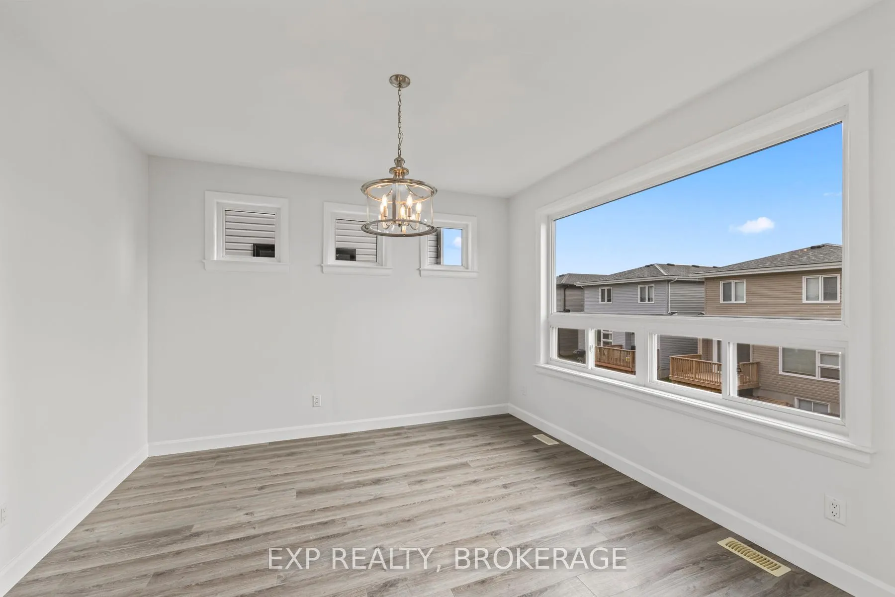 Photo 29 of 120 Superior Drive, Loyalist, Amherstview — HOMEH