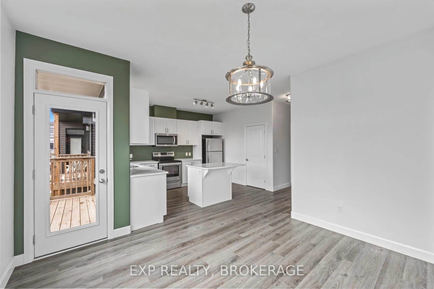 Photo 31 of 120 Superior Drive, Loyalist, Amherstview — HOMEH