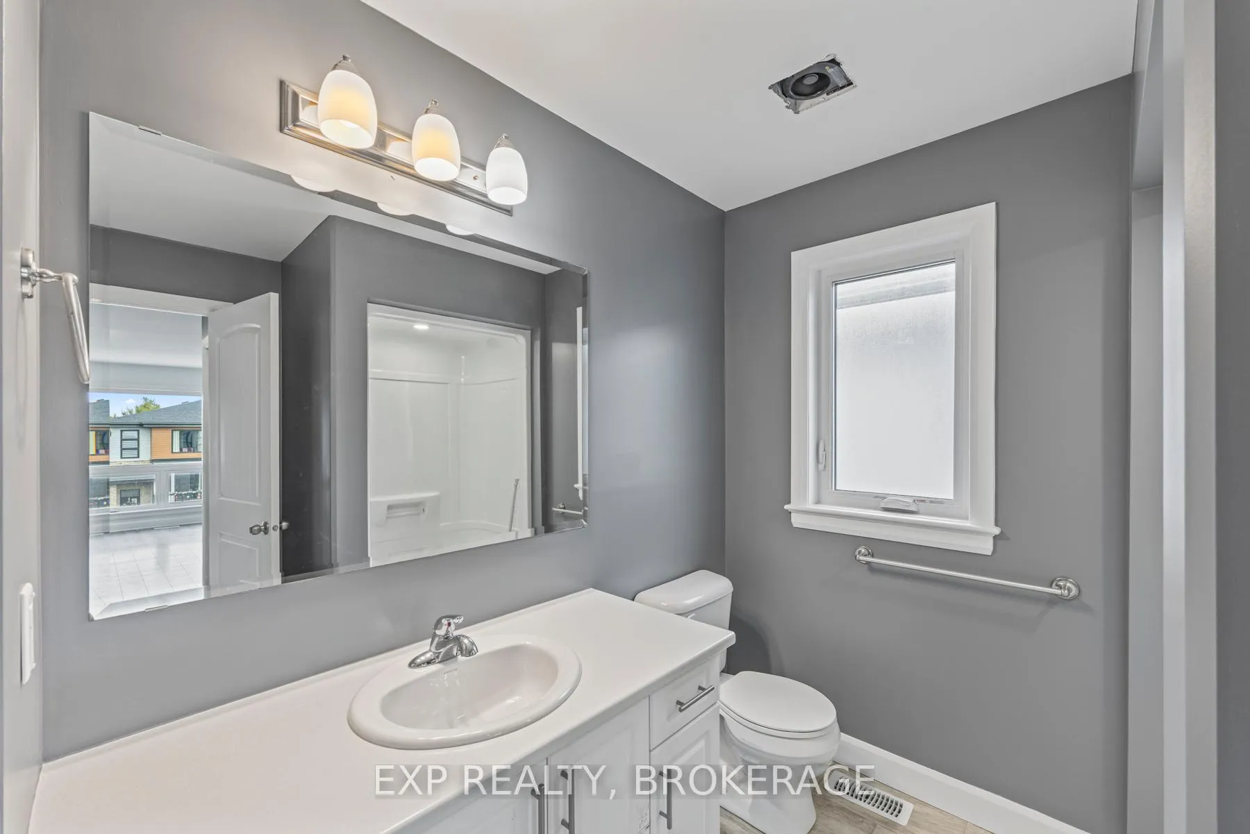 Photo 40 of 120 Superior Drive, Loyalist, Amherstview — HOMEH