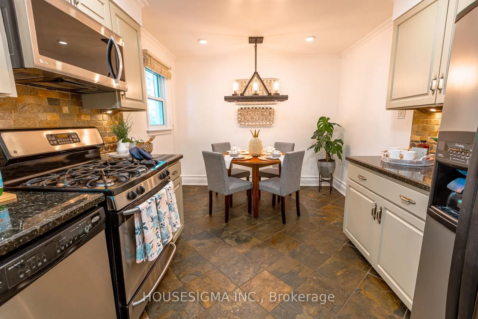 Photo 25 of 4 Concession Street E, Clarington, Bowmanville — HOMEH