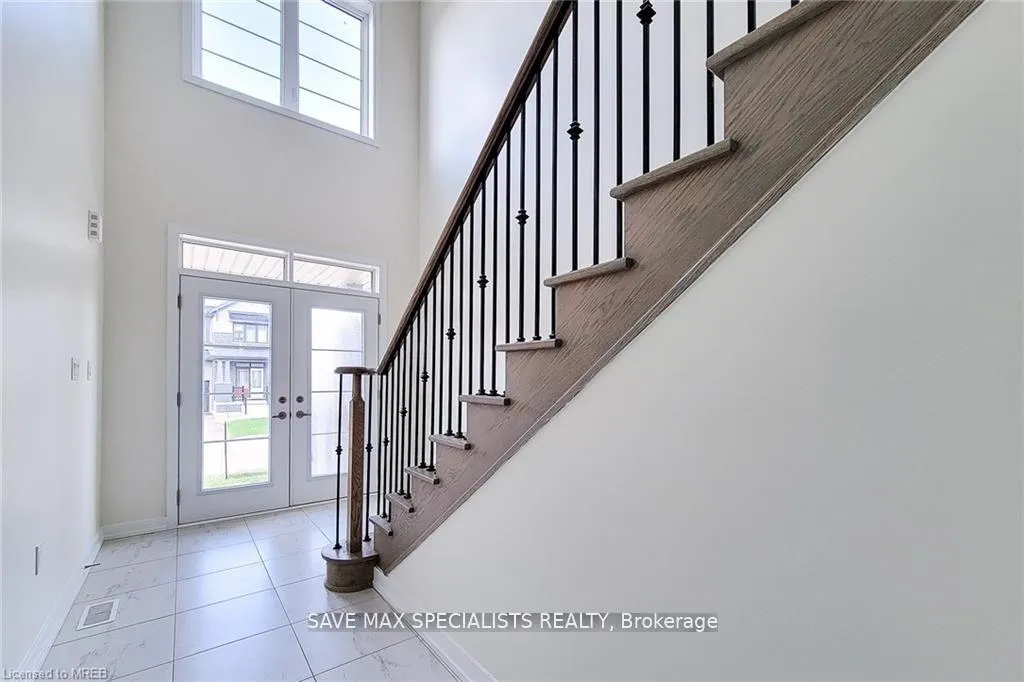 Photo 5 of 28 Hawick Crescent, Haldimand — HOMEH