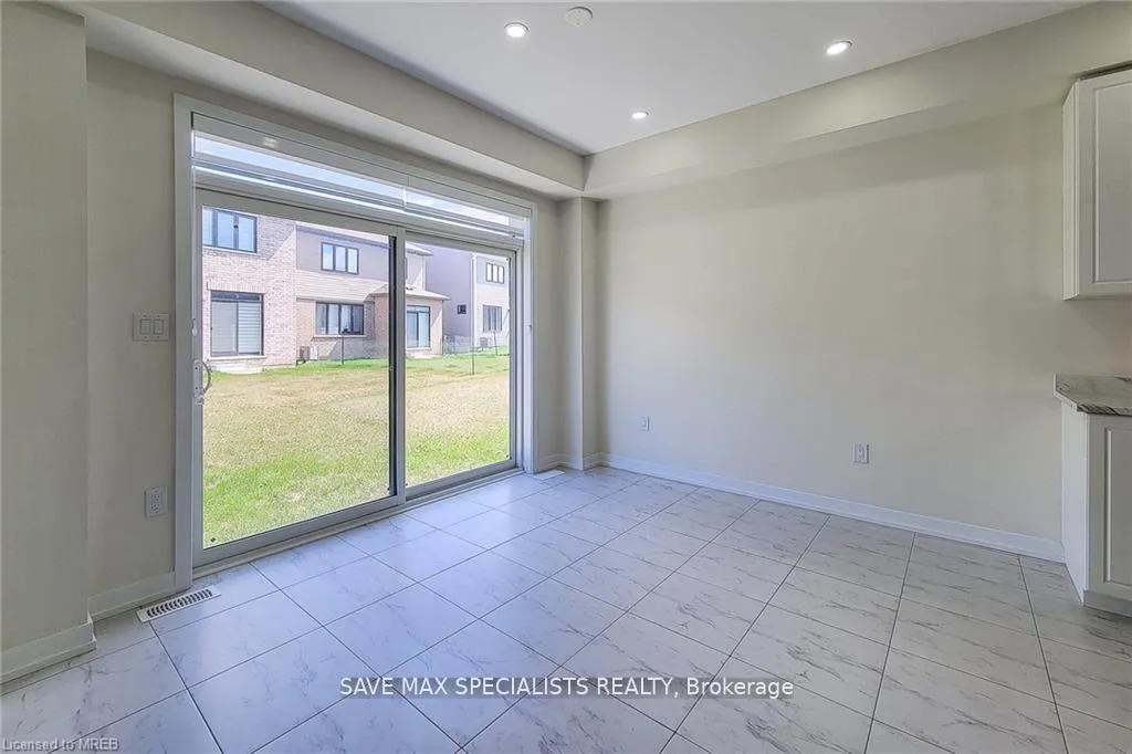 Photo 21 of 28 Hawick Crescent, Haldimand — HOMEH