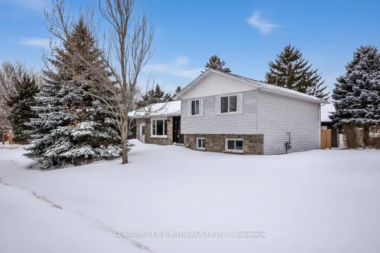 Photo 1 of 6 Glenview Avenue, Springwater, Elmvale — HOMEH