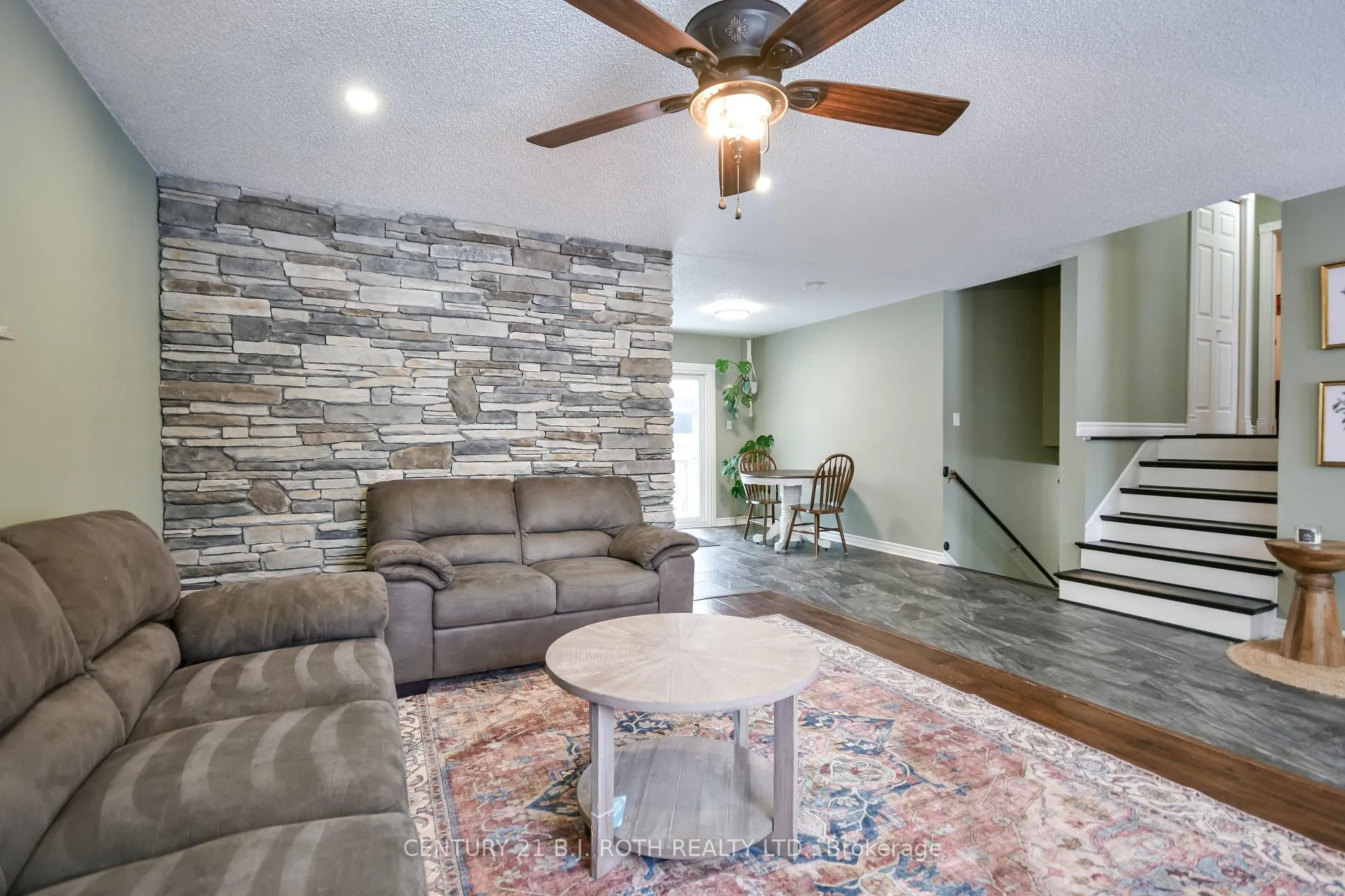 Photo 12 of 6 Glenview Avenue, Springwater, Elmvale — HOMEH