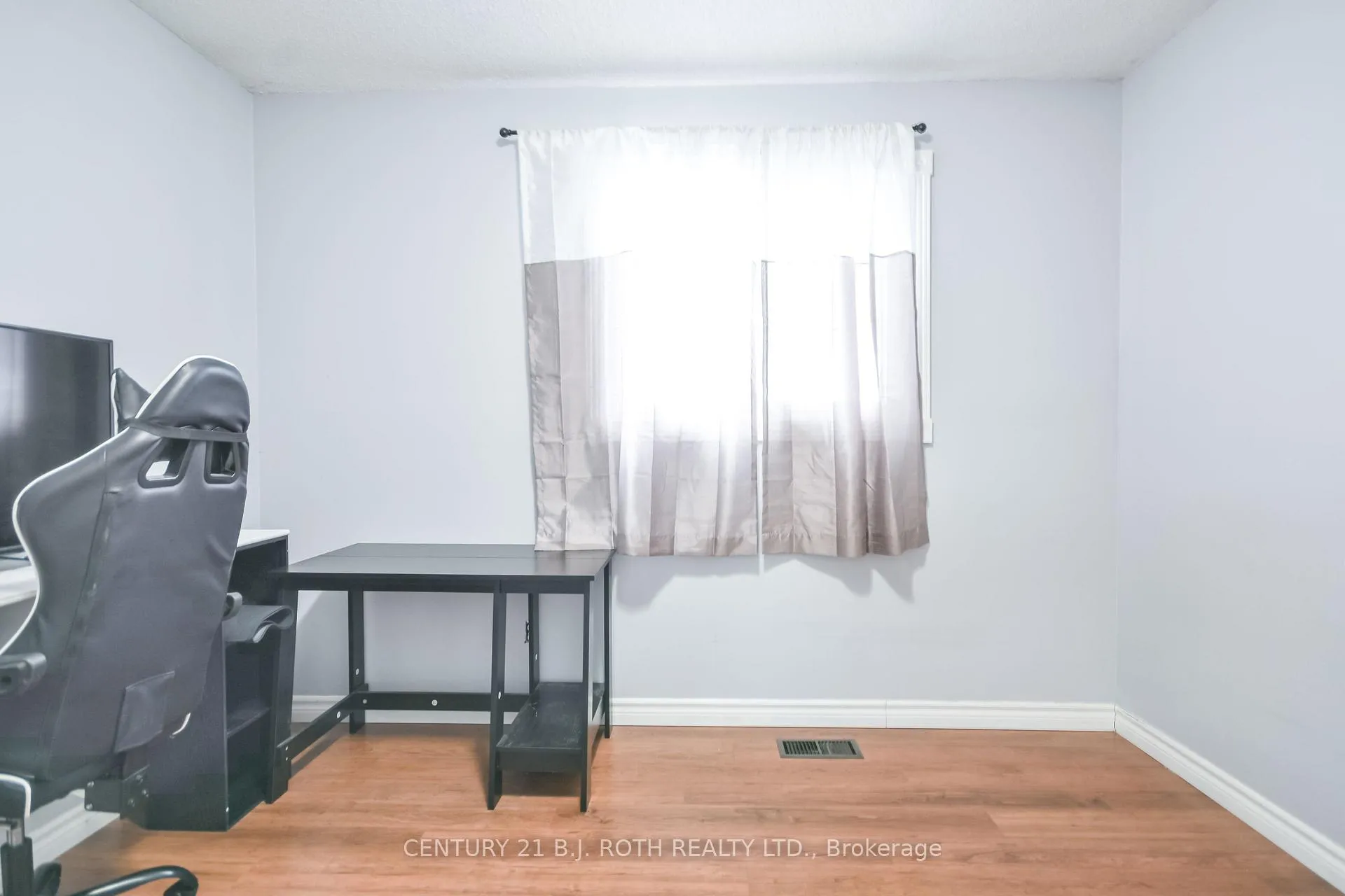 Photo 23 of 6 Glenview Avenue, Springwater, Elmvale — HOMEH