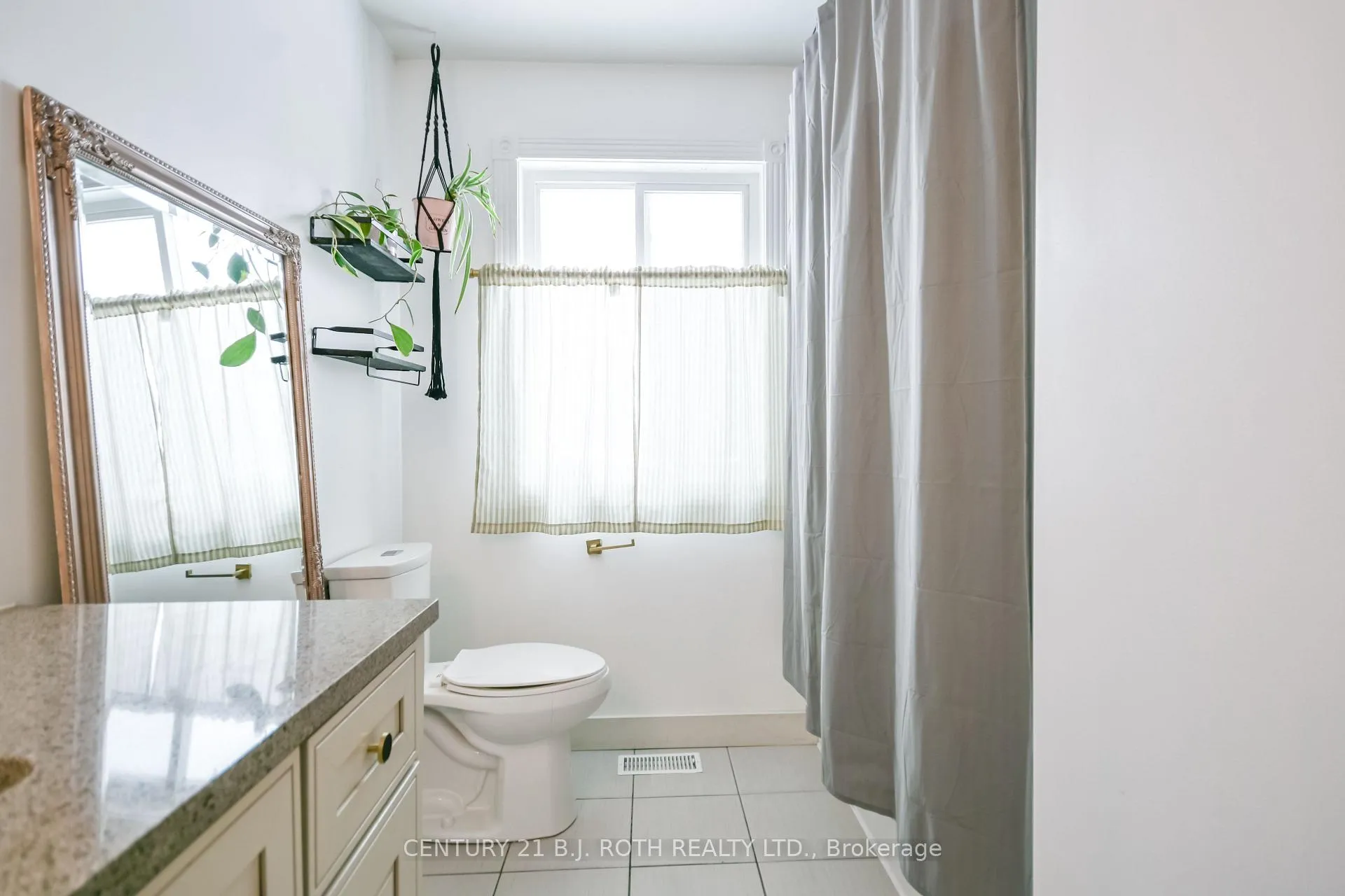 Photo 25 of 6 Glenview Avenue, Springwater, Elmvale — HOMEH