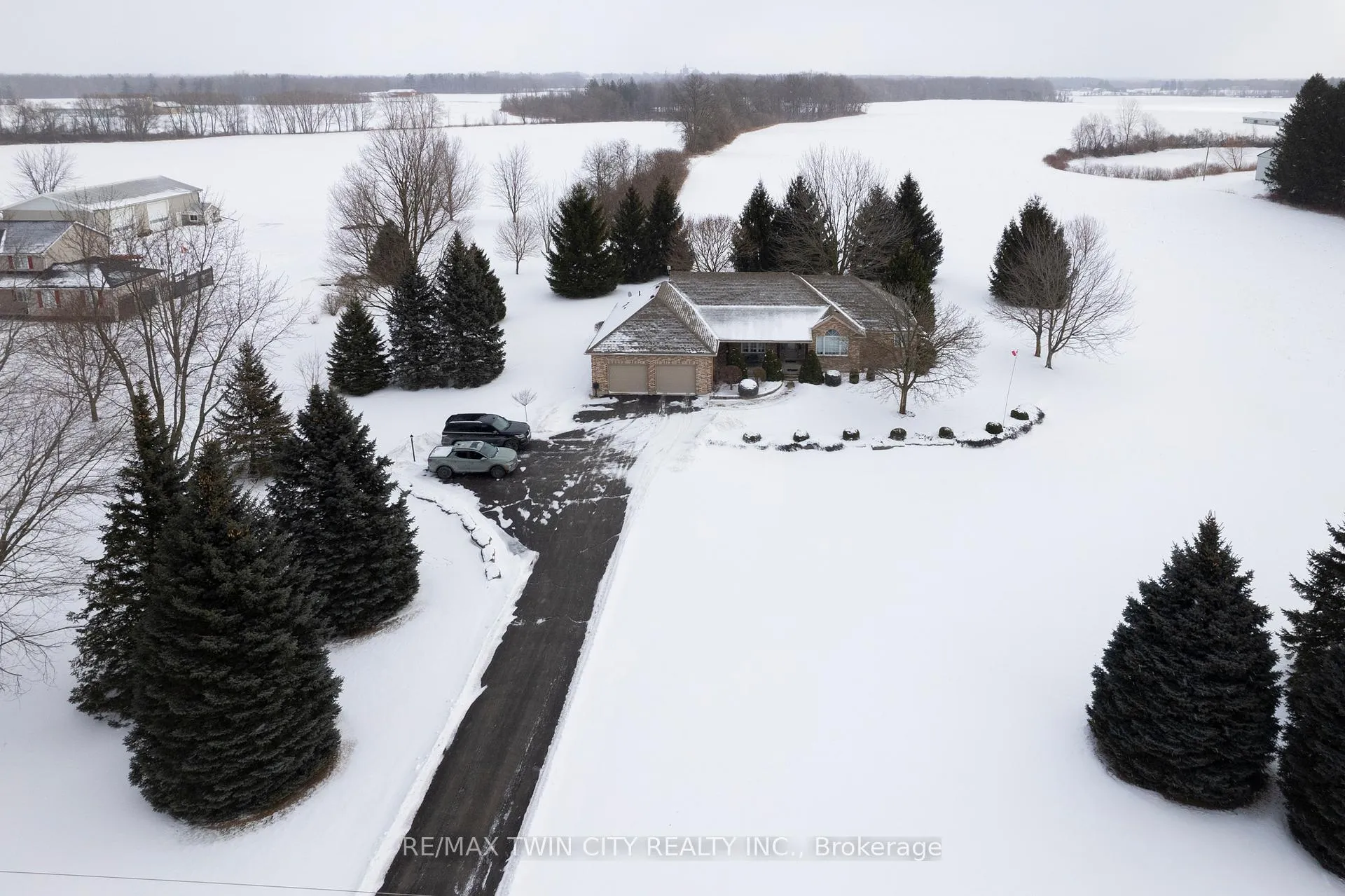 Photo 2 of 560 West Quarter Townlin Road, Brant, Burford — HOMEH