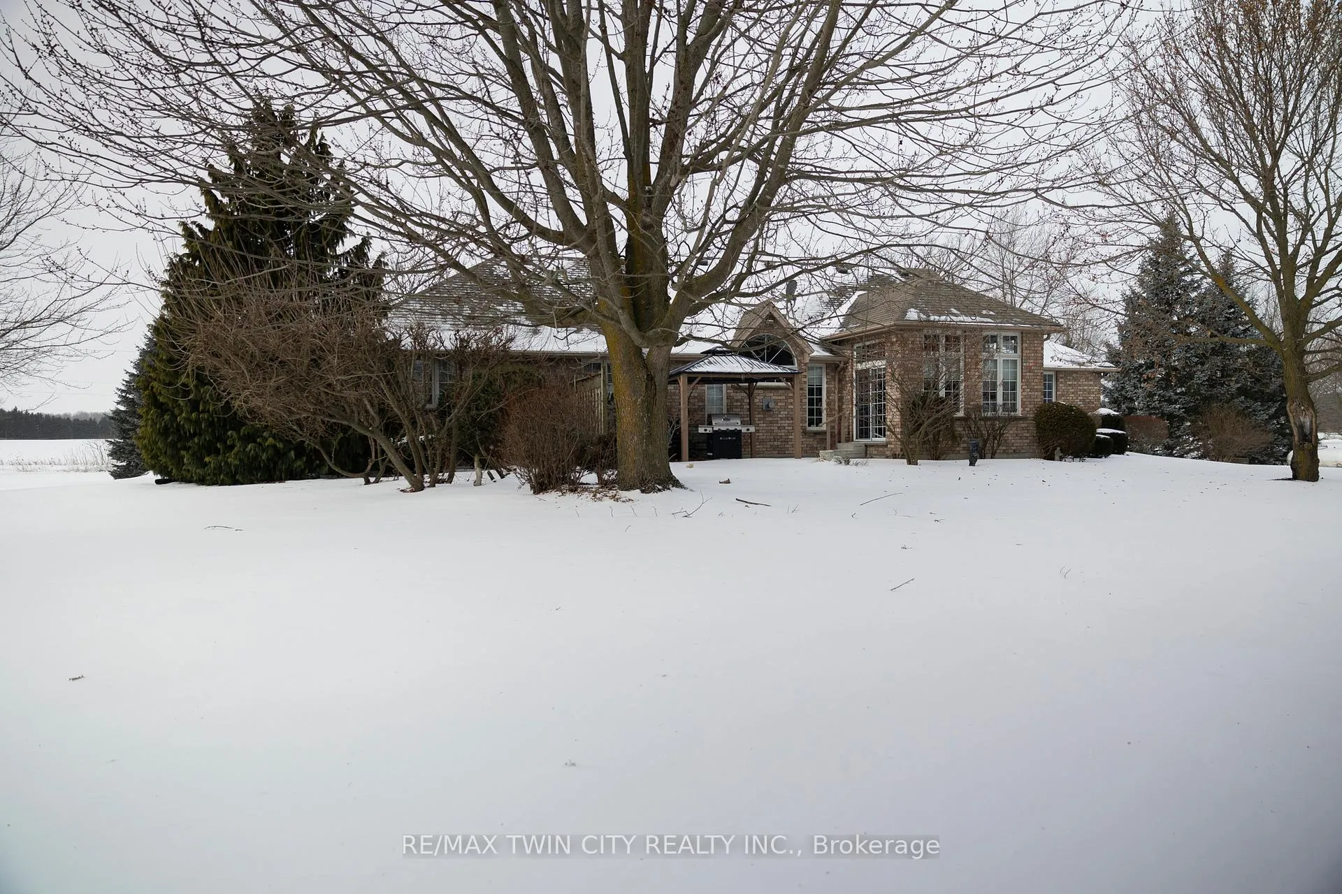Photo 4 of 560 West Quarter Townlin Road, Brant, Burford — HOMEH