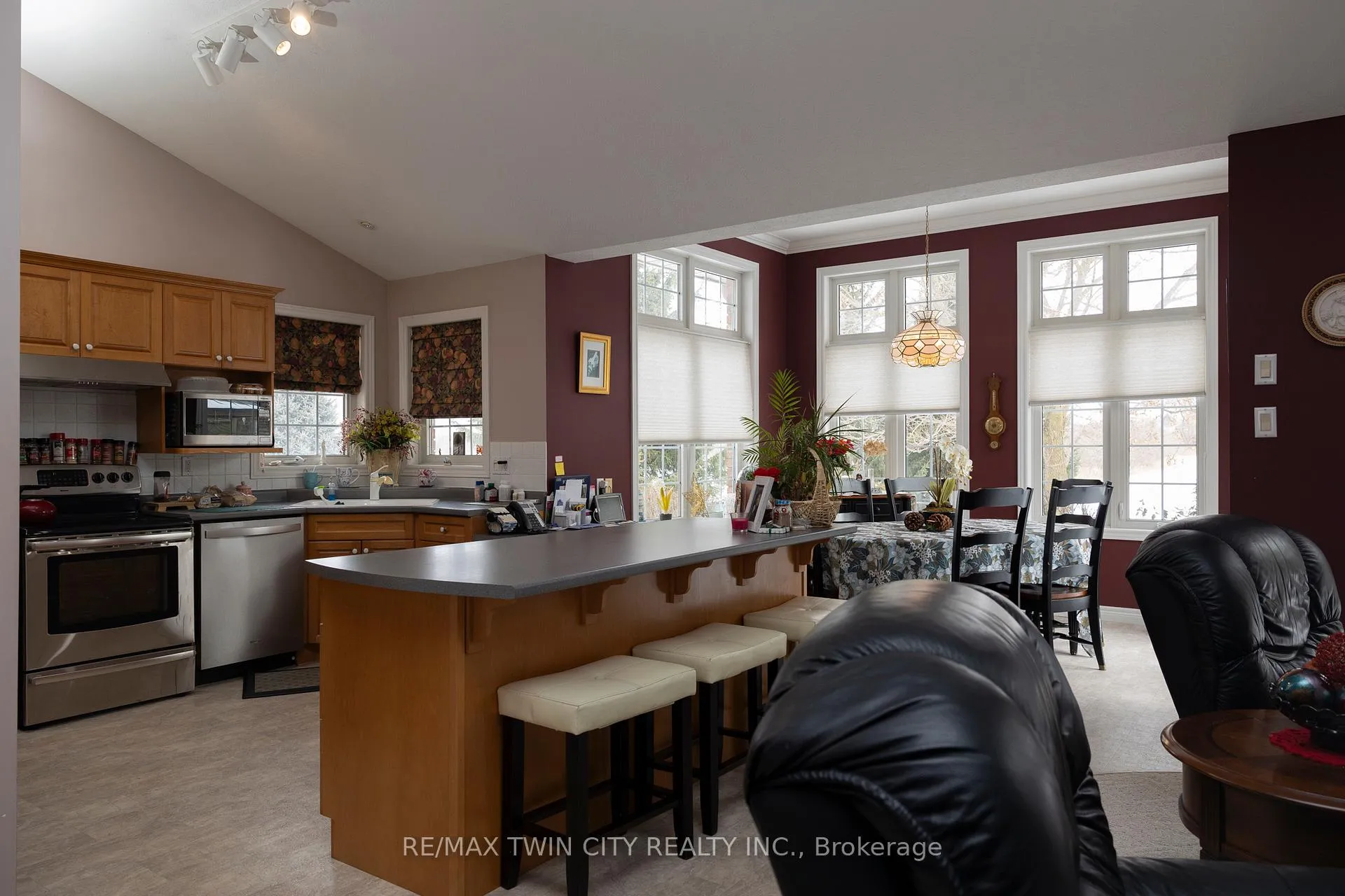 Photo 13 of 560 West Quarter Townlin Road, Brant, Burford — HOMEH