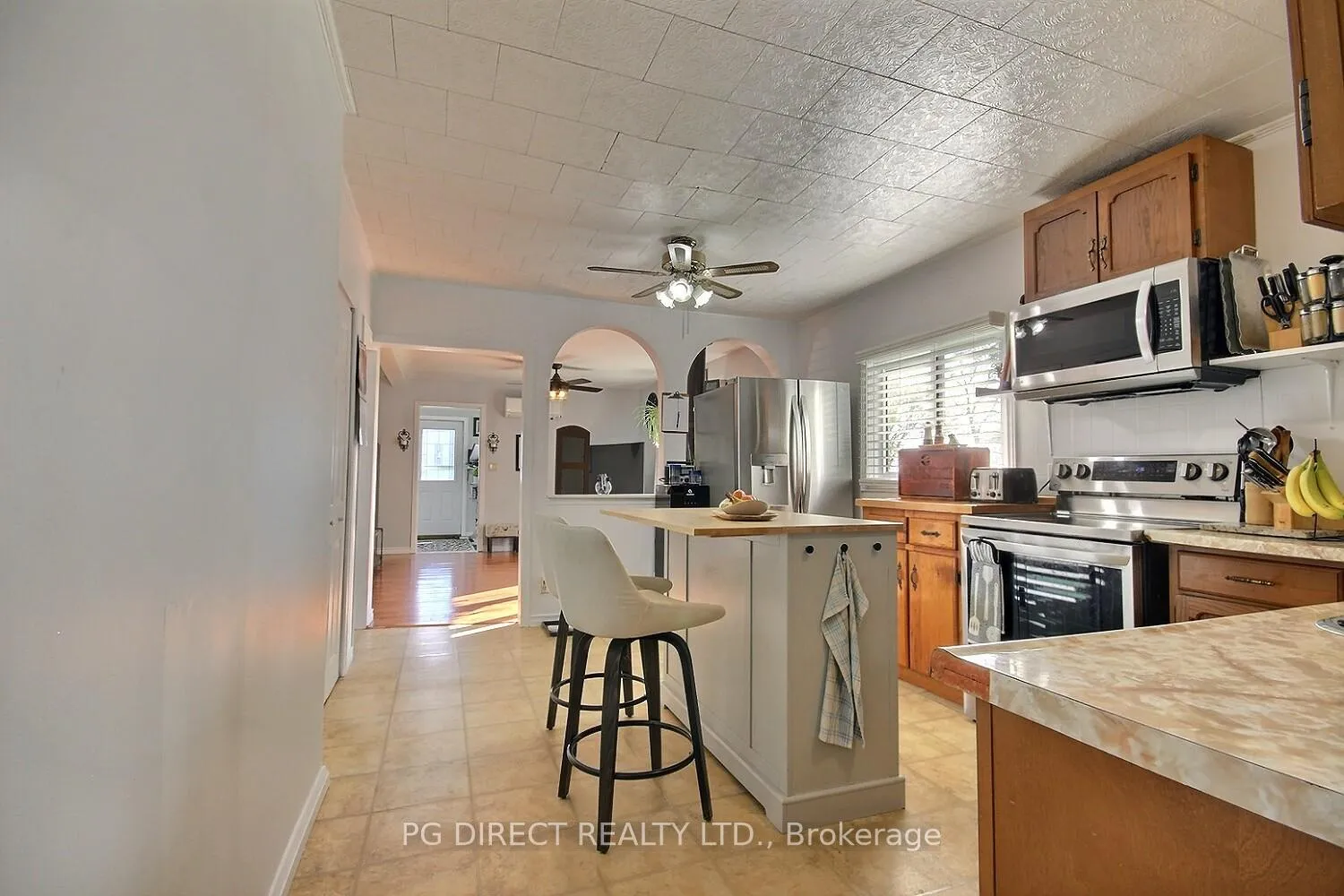 Photo 4 of 644 Smokes Point Road, Prince Edward County, Ameliasburgh — HOMEH