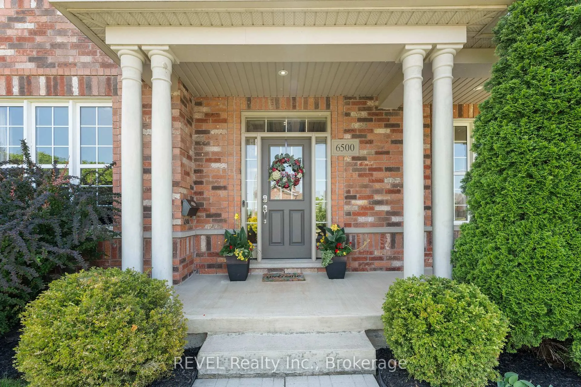 Photo 3 of 6500 St. Michael Avenue, Niagara Falls, Forestview — HOMEH