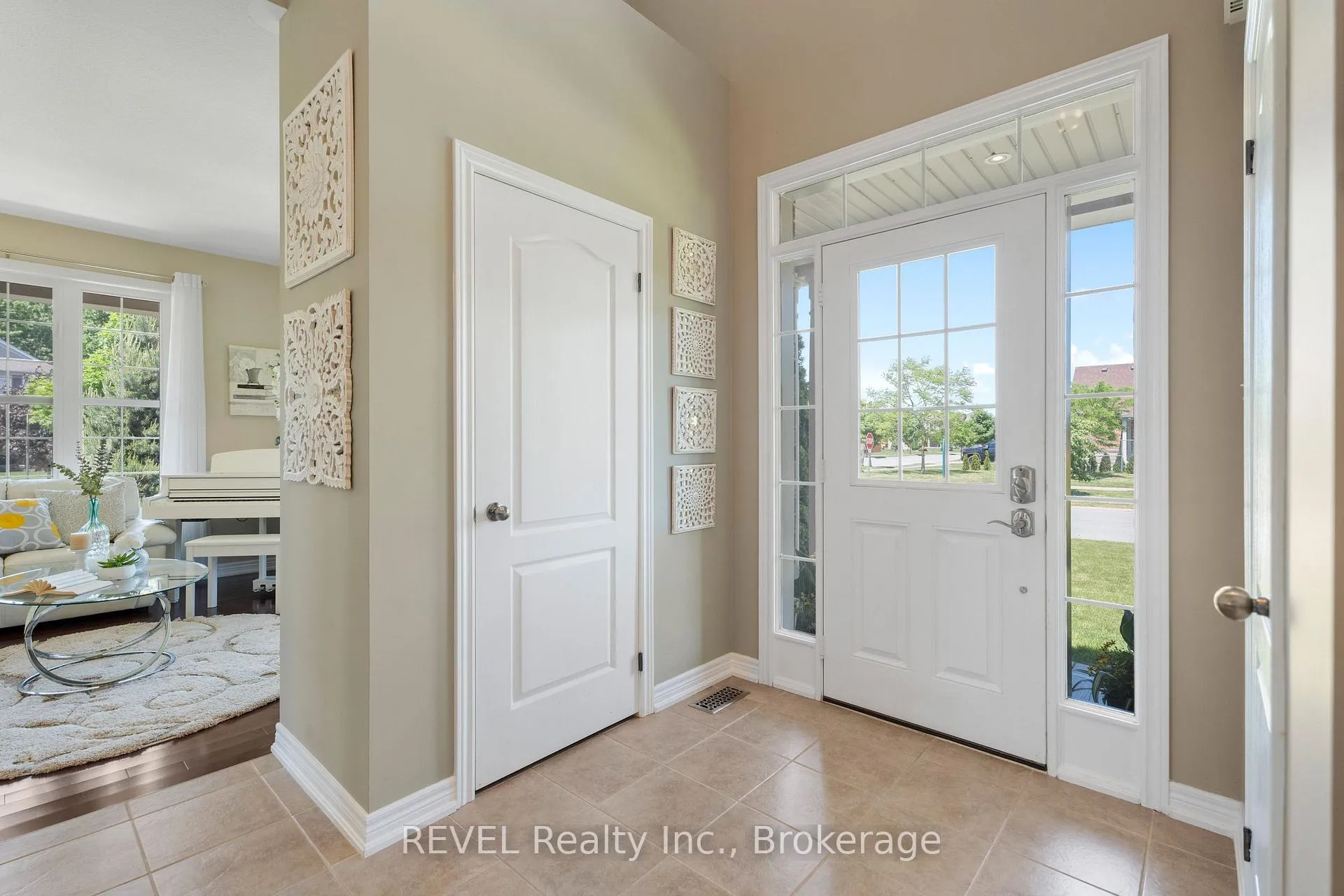 Photo 4 of 6500 St. Michael Avenue, Niagara Falls, Forestview — HOMEH