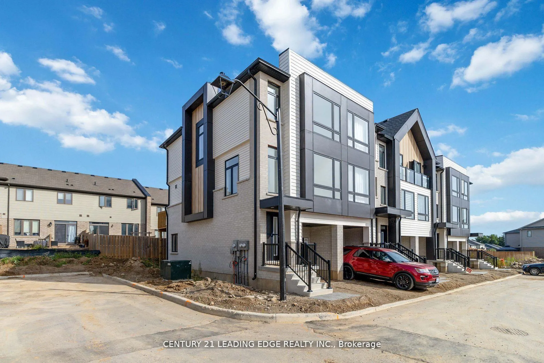 Photo 2 of Unit 52, 55 Tom Brown Drive, Brant, Paris — HOMEH