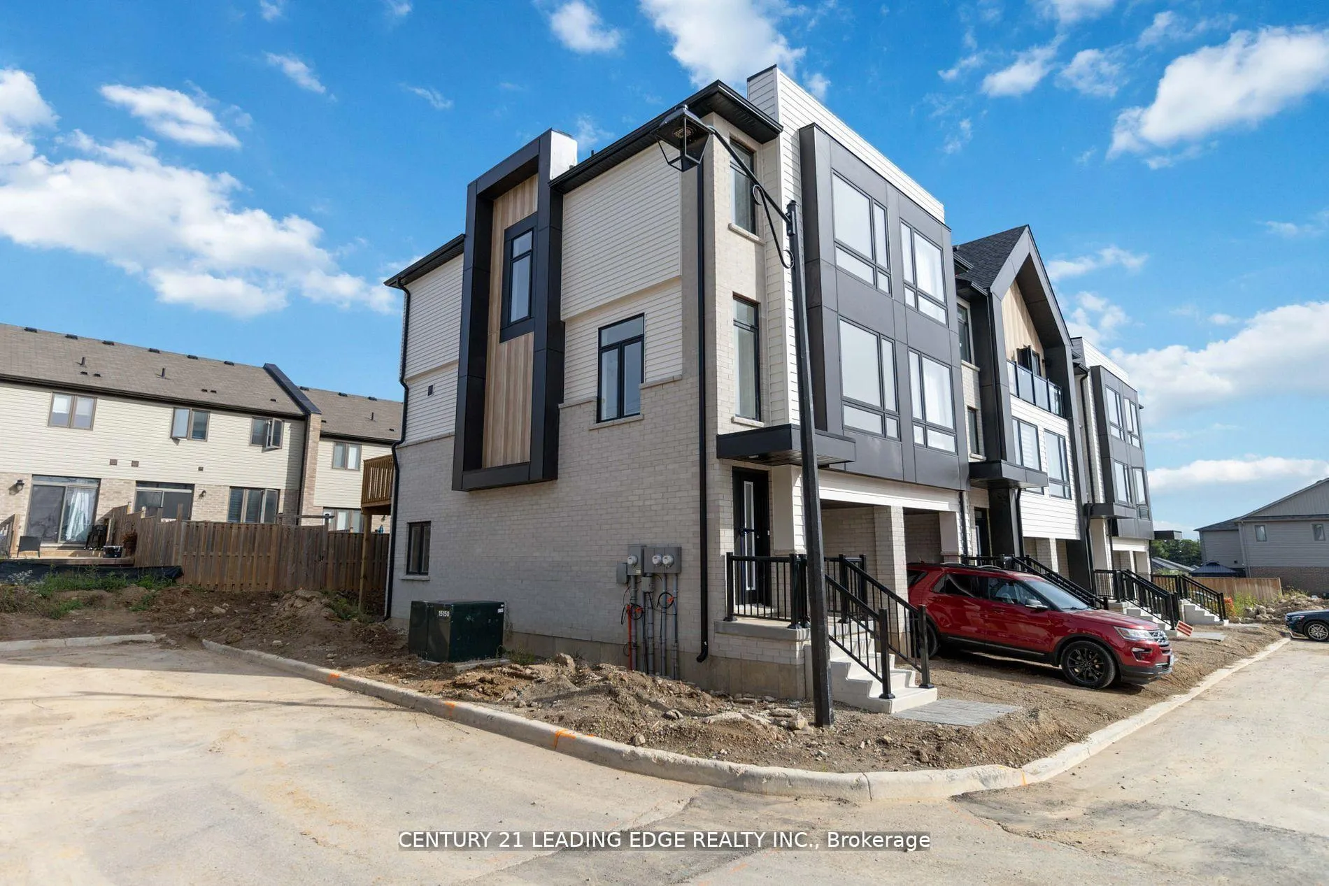 Photo 7 of Unit 52, 55 Tom Brown Drive, Brant, Paris — HOMEH