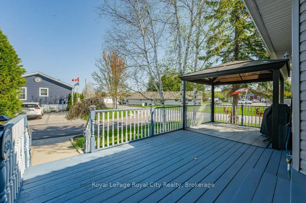 Photo 3 of 40 Bullfrog Drive, Puslinch, Puslinch Lake Settlement Areas — HOMEH