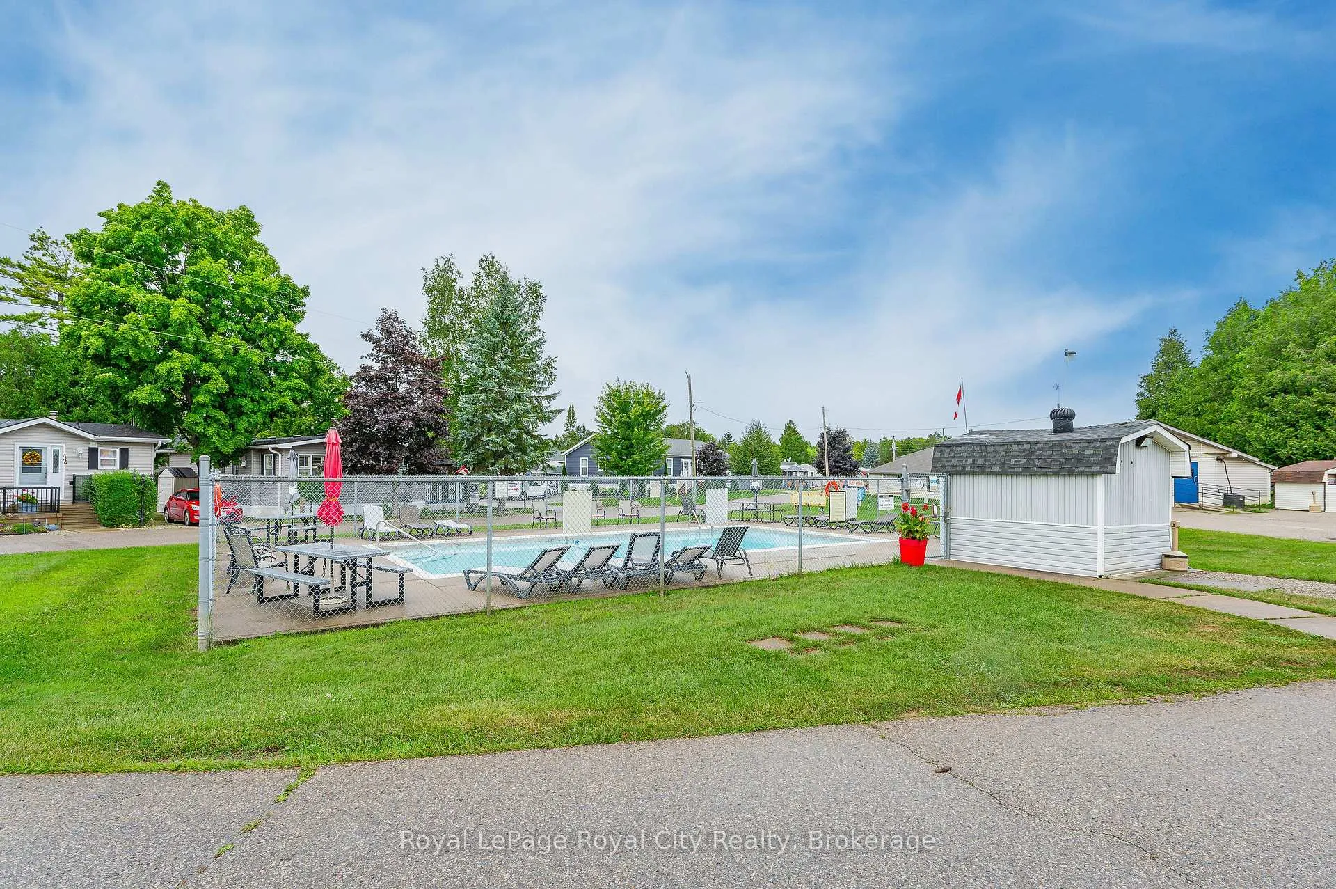 Photo 22 of 40 Bullfrog Drive, Puslinch, Puslinch Lake Settlement Areas — HOMEH