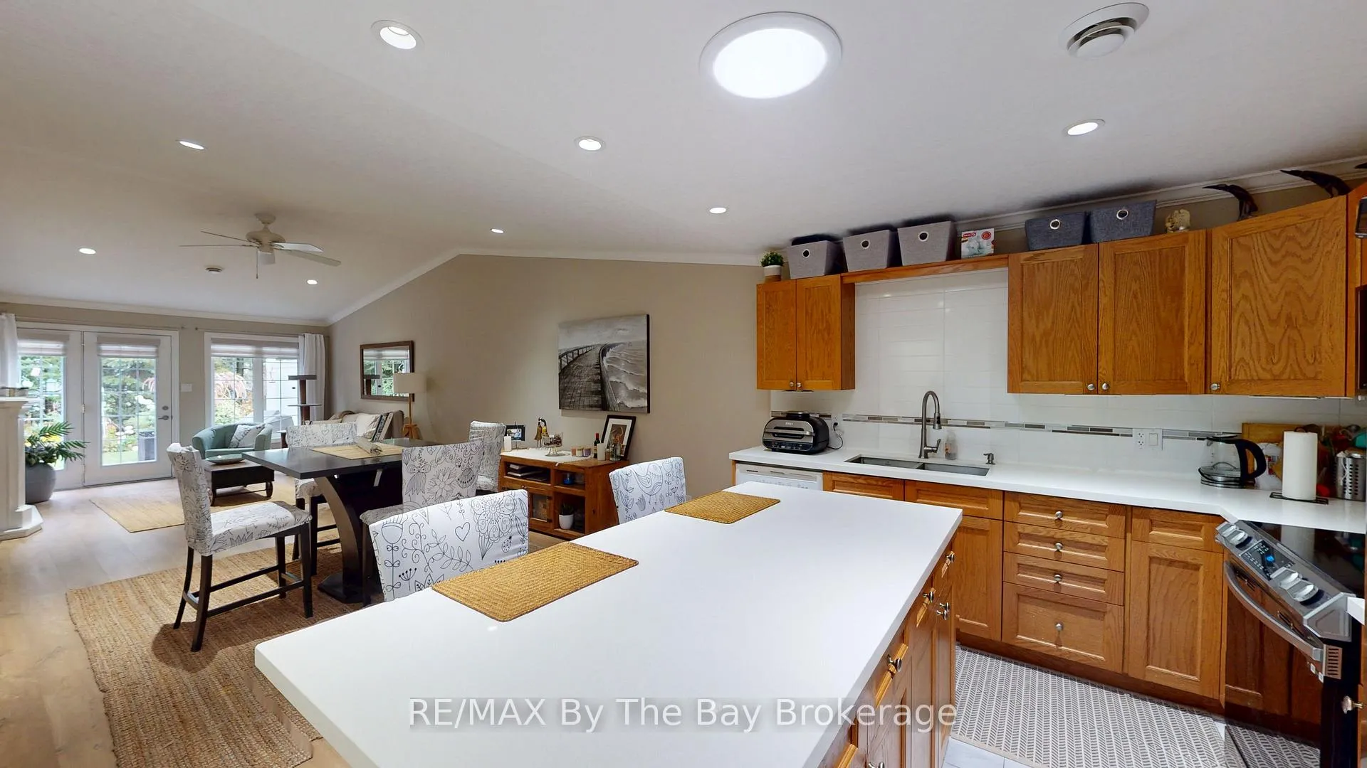 Photo 3 of 67 Meadow Lane, Wasaga Beach — HOMEH