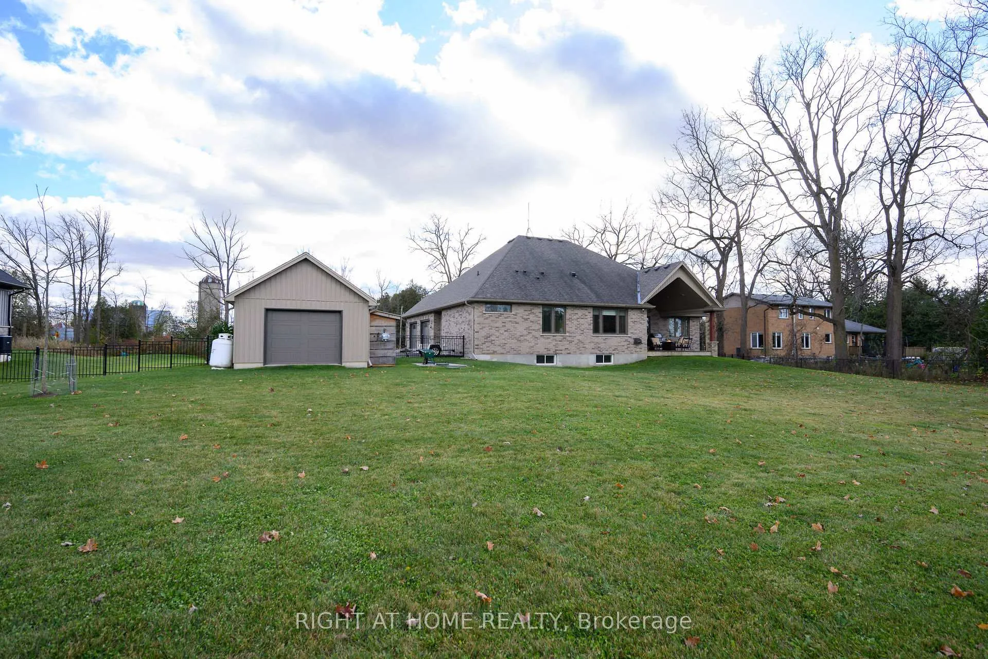 Photo 34 of 1897 Concession 8 Road W, Hamilton, Rural Flamborough — HOMEH