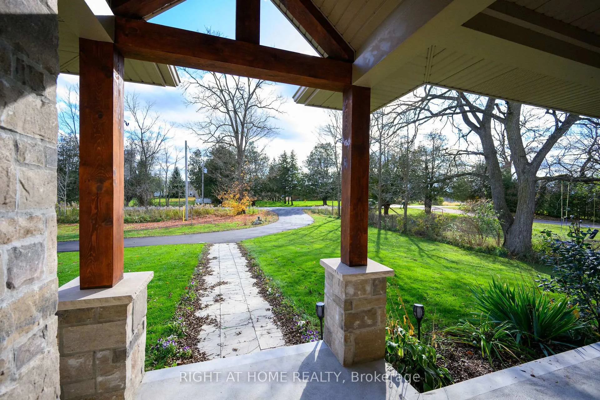Photo 37 of 1897 Concession 8 Road W, Hamilton, Rural Flamborough — HOMEH