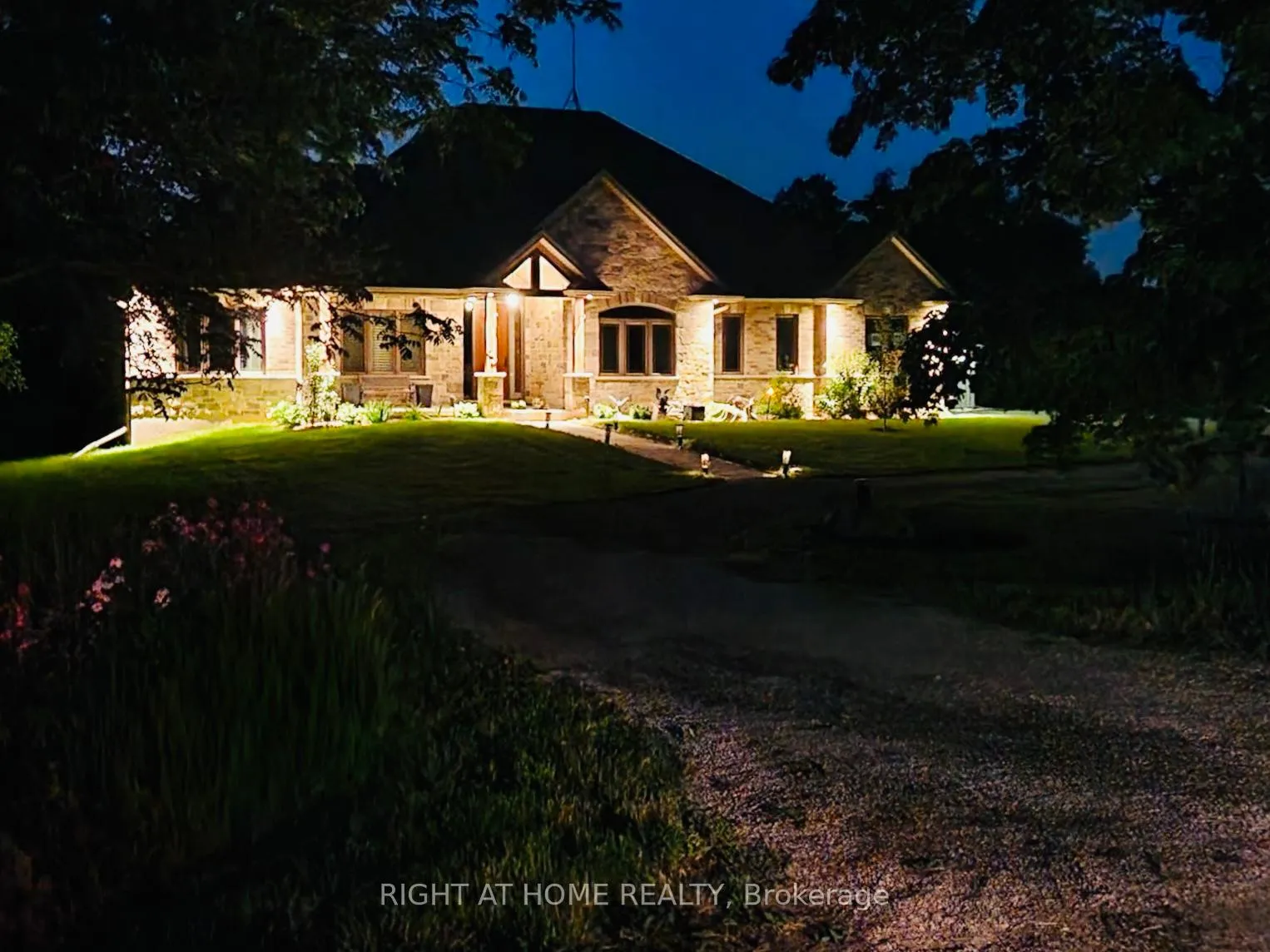 Photo 40 of 1897 Concession 8 Road W, Hamilton, Rural Flamborough — HOMEH