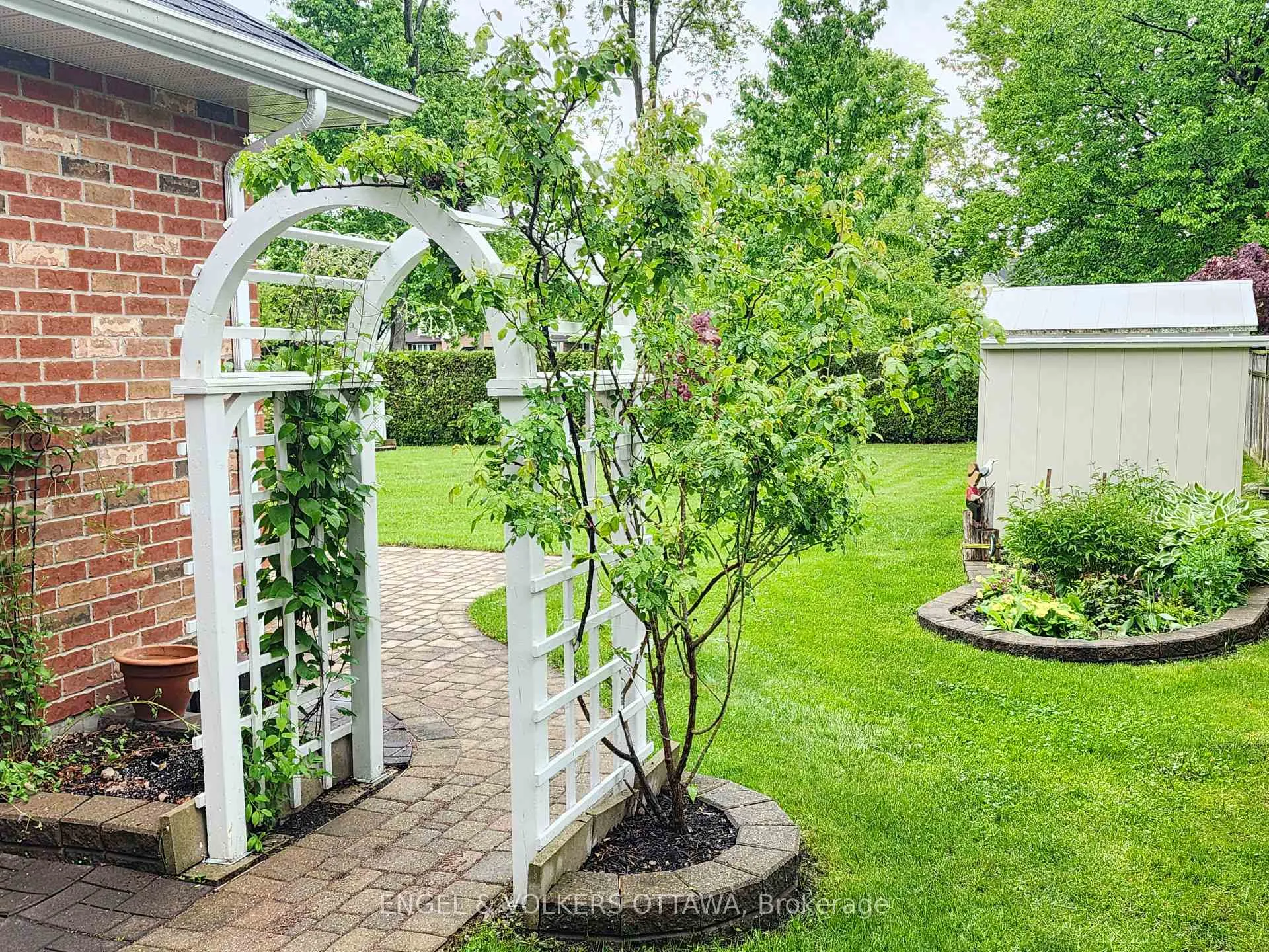 Photo 5 of 1732 Blakely Drive NW, Cornwall — HOMEH