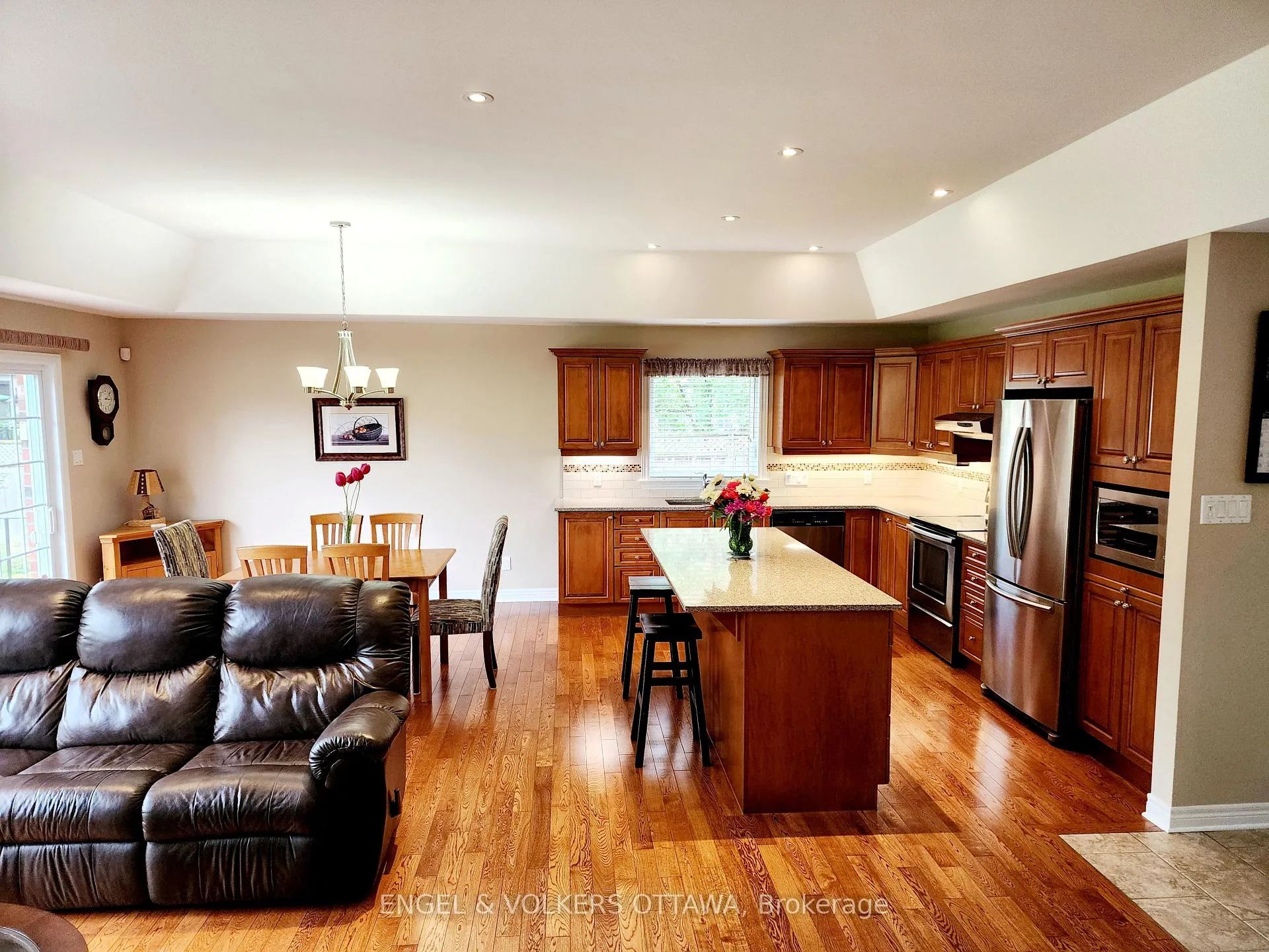 Photo 10 of 1732 Blakely Drive NW, Cornwall — HOMEH